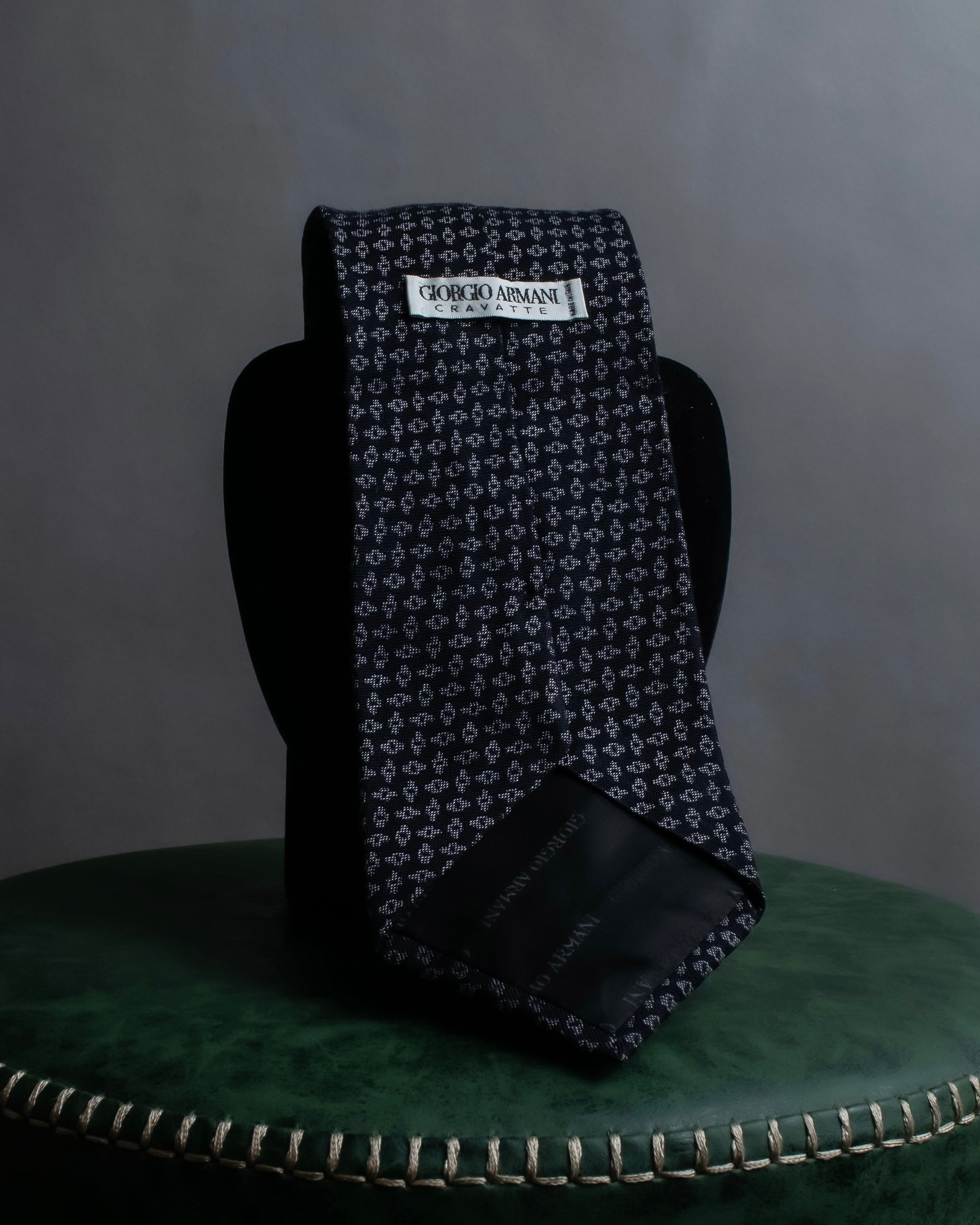 "GIORGIO ARMANI" Small pattern silk necktie