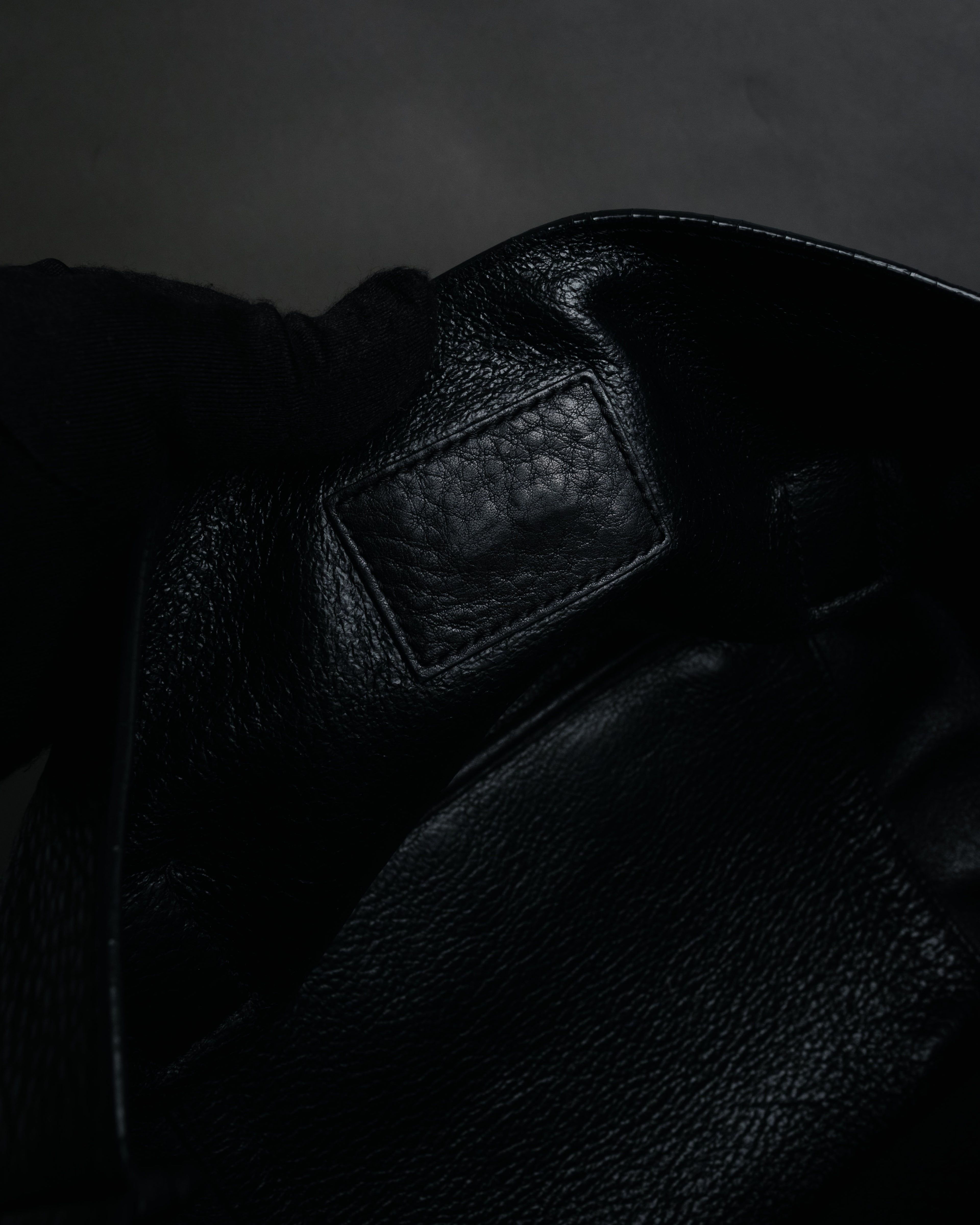“TIFFANY & CO.” 2010’s Grained leather chain shoulder bag