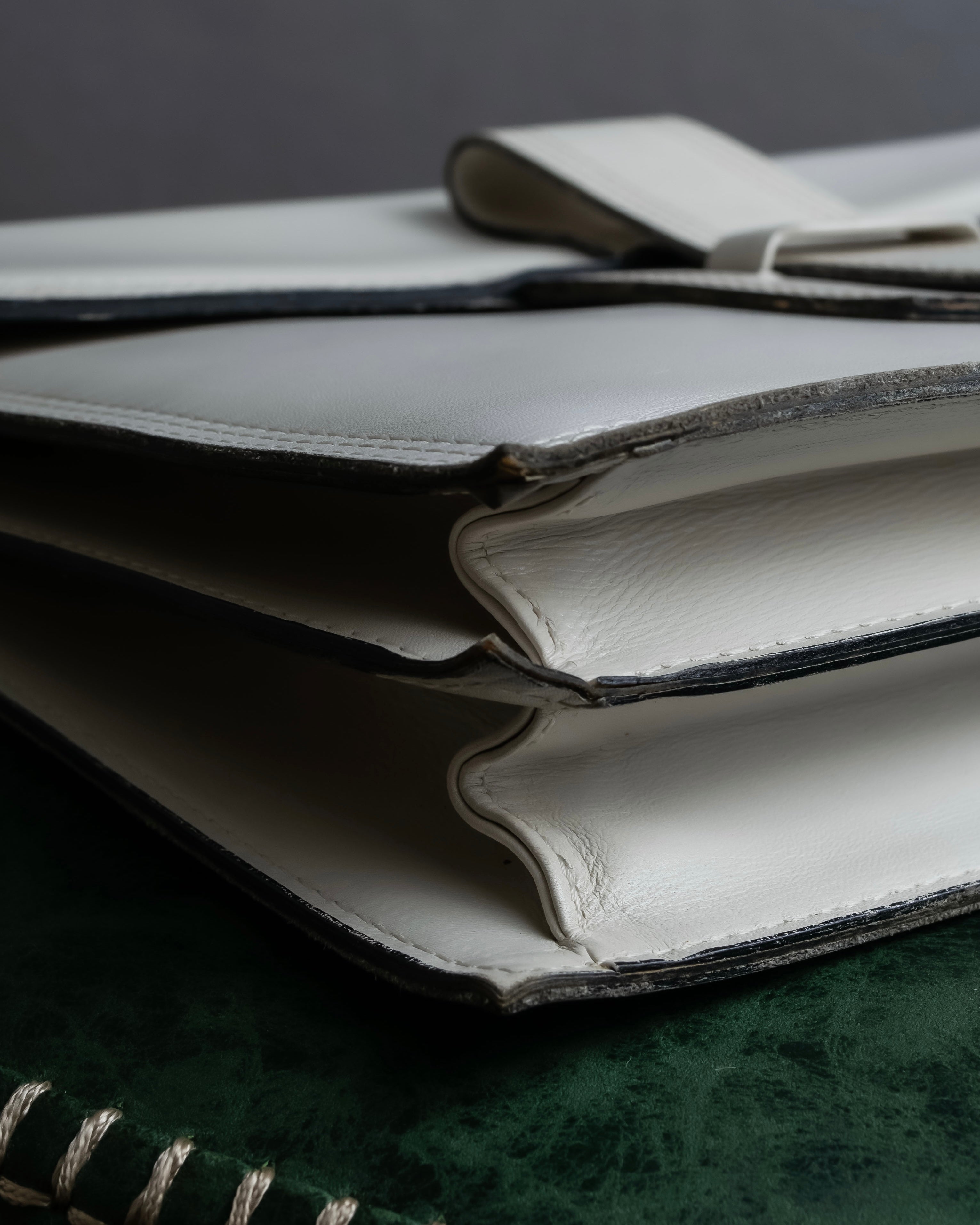 "YVES SAINT LAURENT" Large tab detail white leather shoulder bag