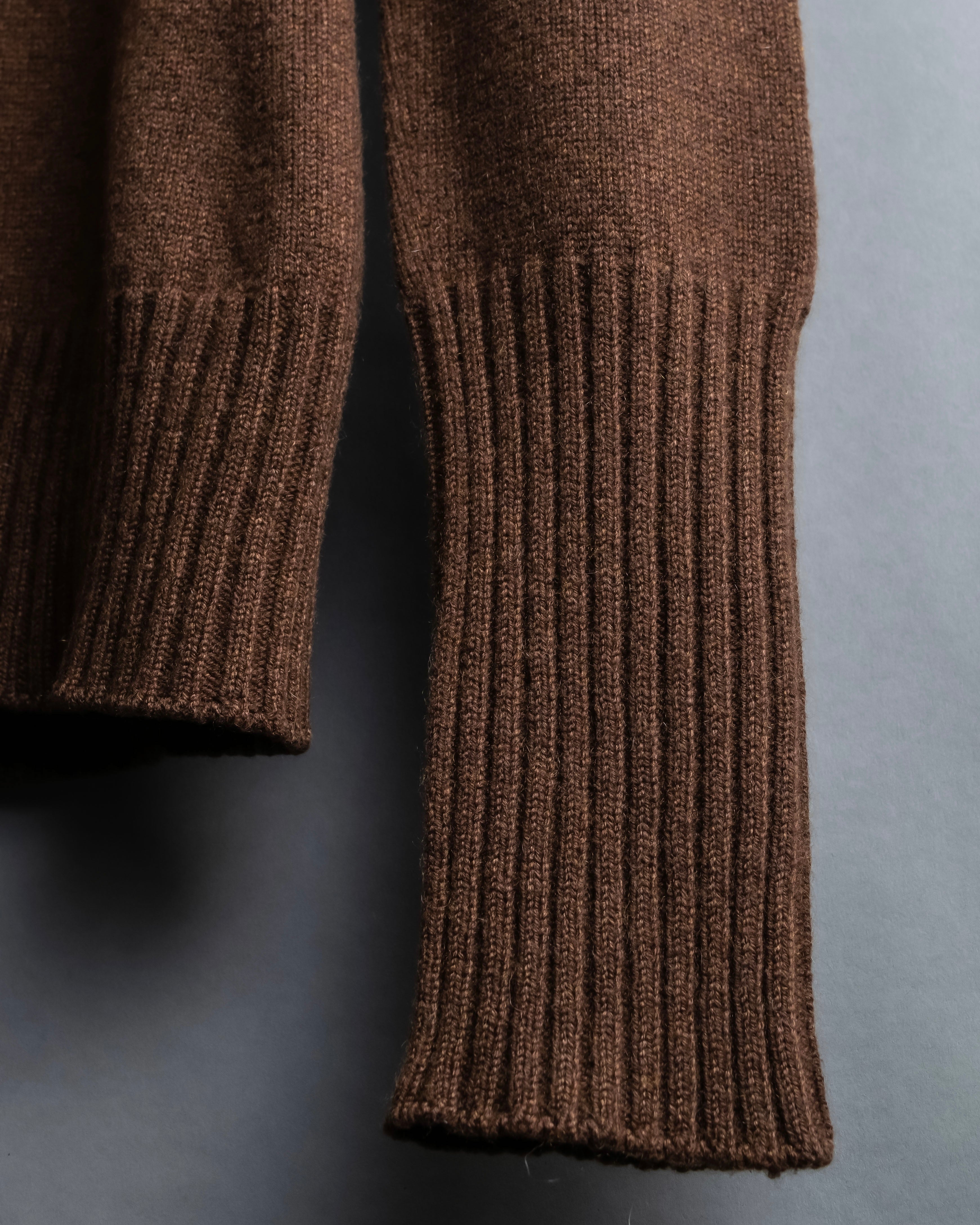 "HERMES" 100% cashmere V neck design knit