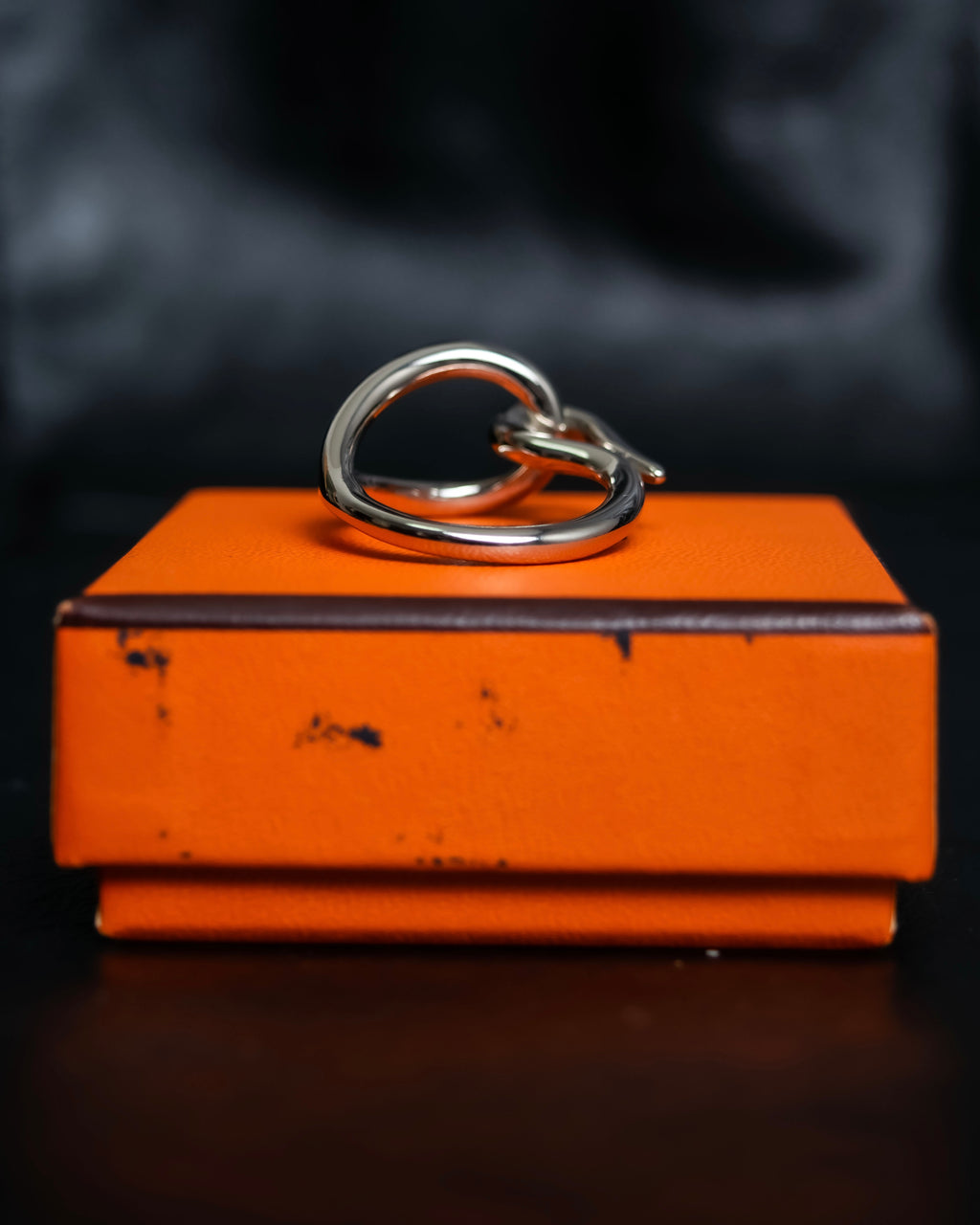 “Hermes” jumbo motif silver scarf ring