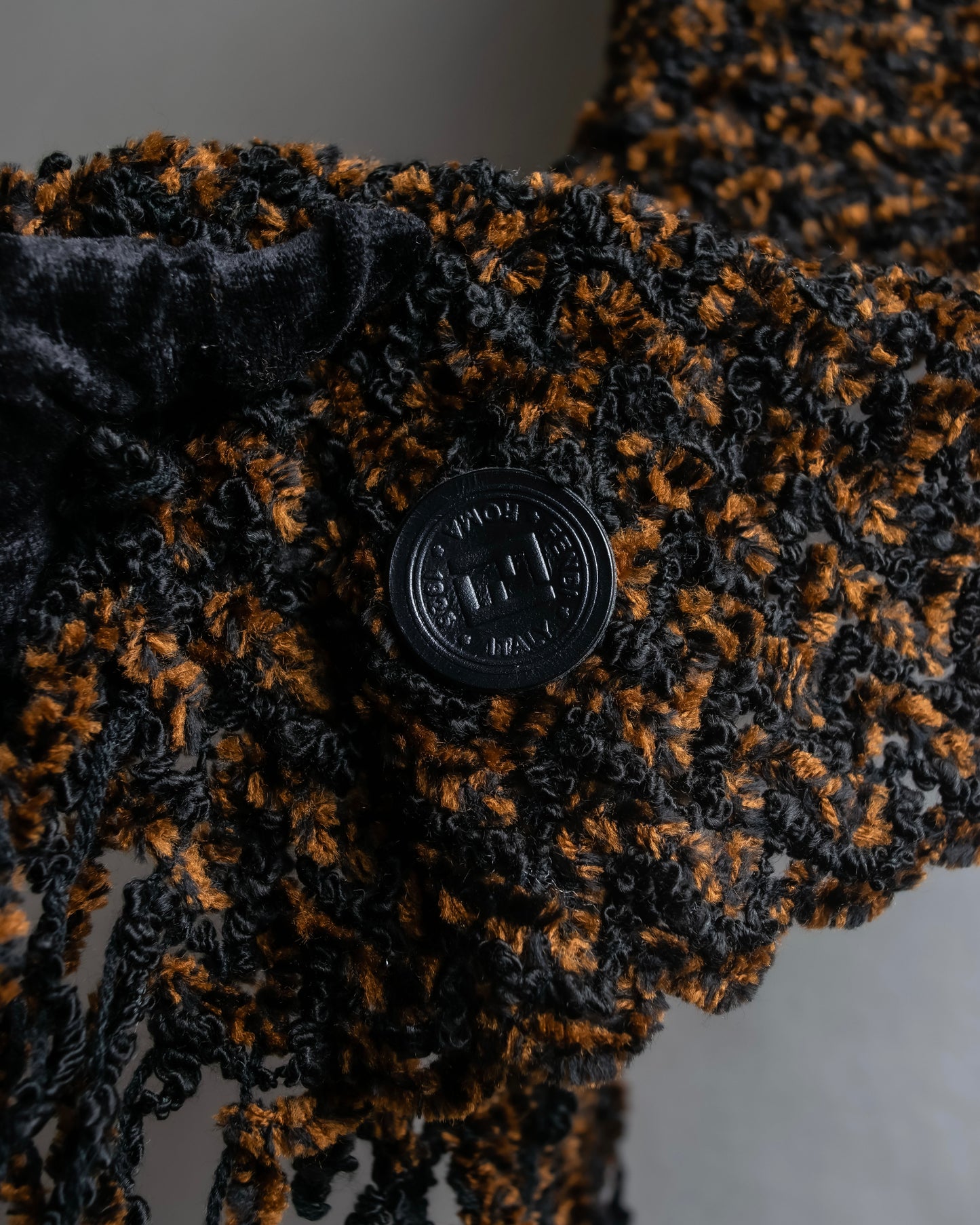 "FENDI" Boucle yarn material leather button design muffler