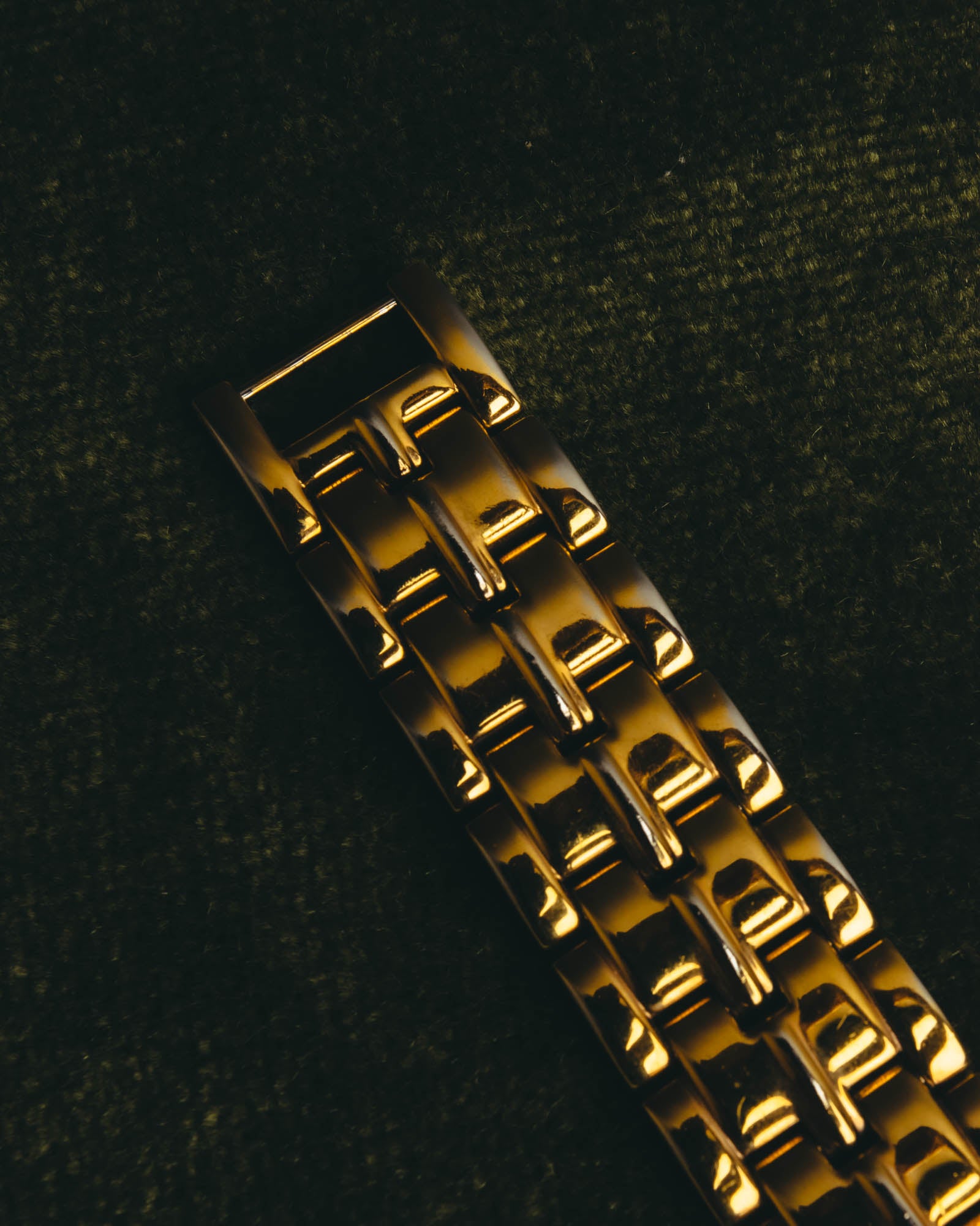 "VALENTINO ROLENTA" 90's-00's Decorative rhinestone quartz watch