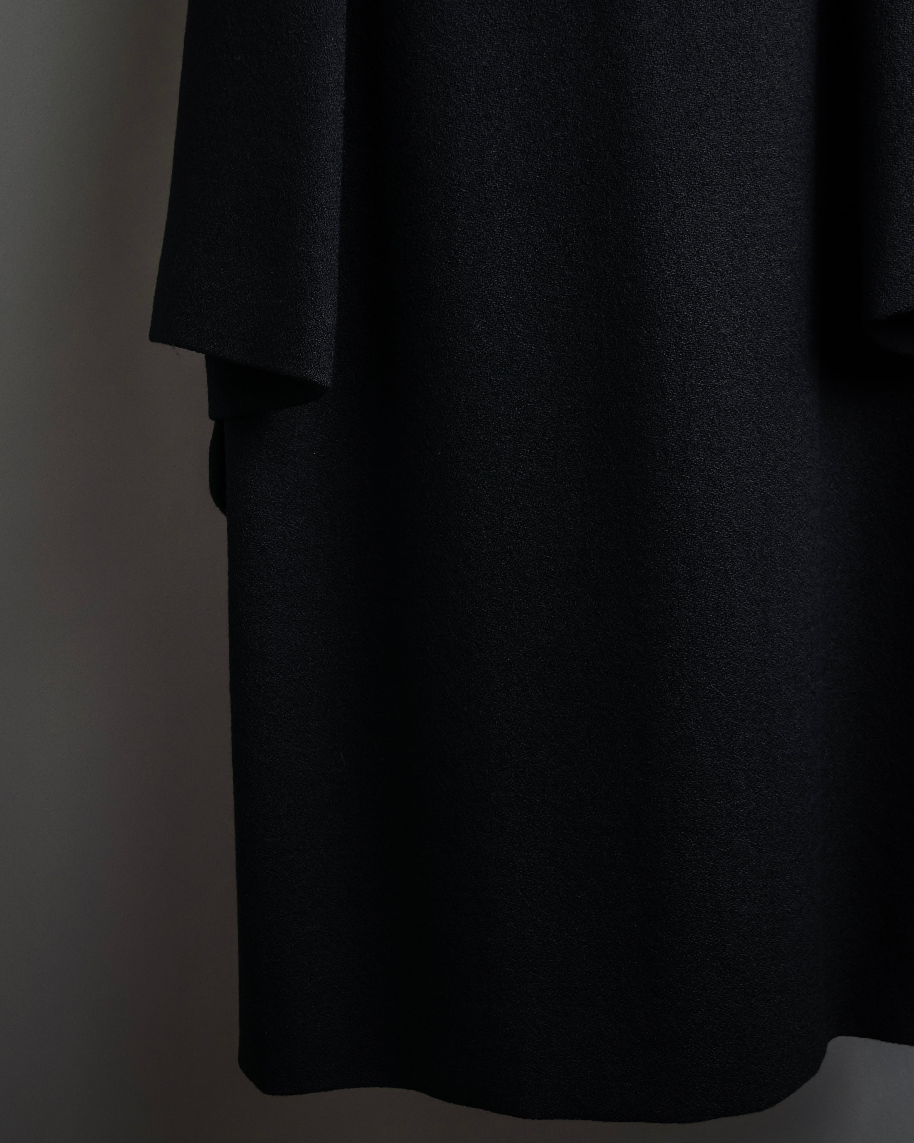 "GUCCI" Tom Ford period round neck flying squirrel long coat