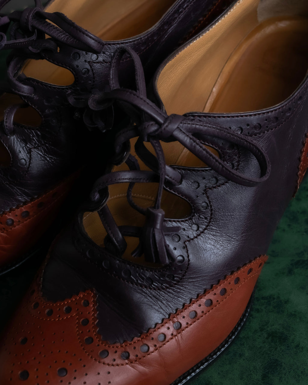 "HERMES" Medallion design combination leather heel shoes