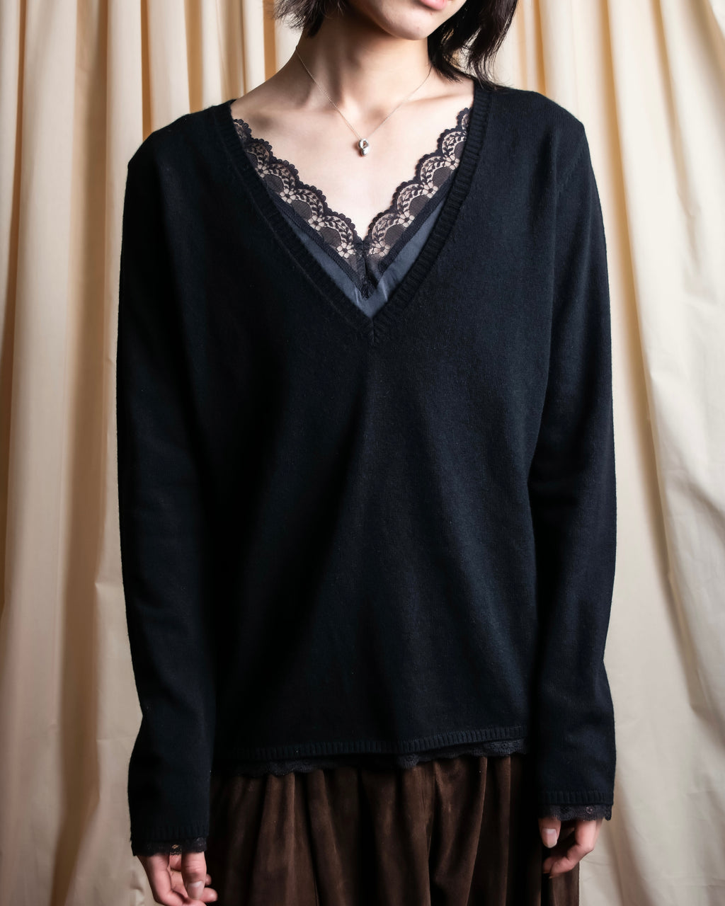 "DOLCE & GABBANA" Lace layered design V-neck knit