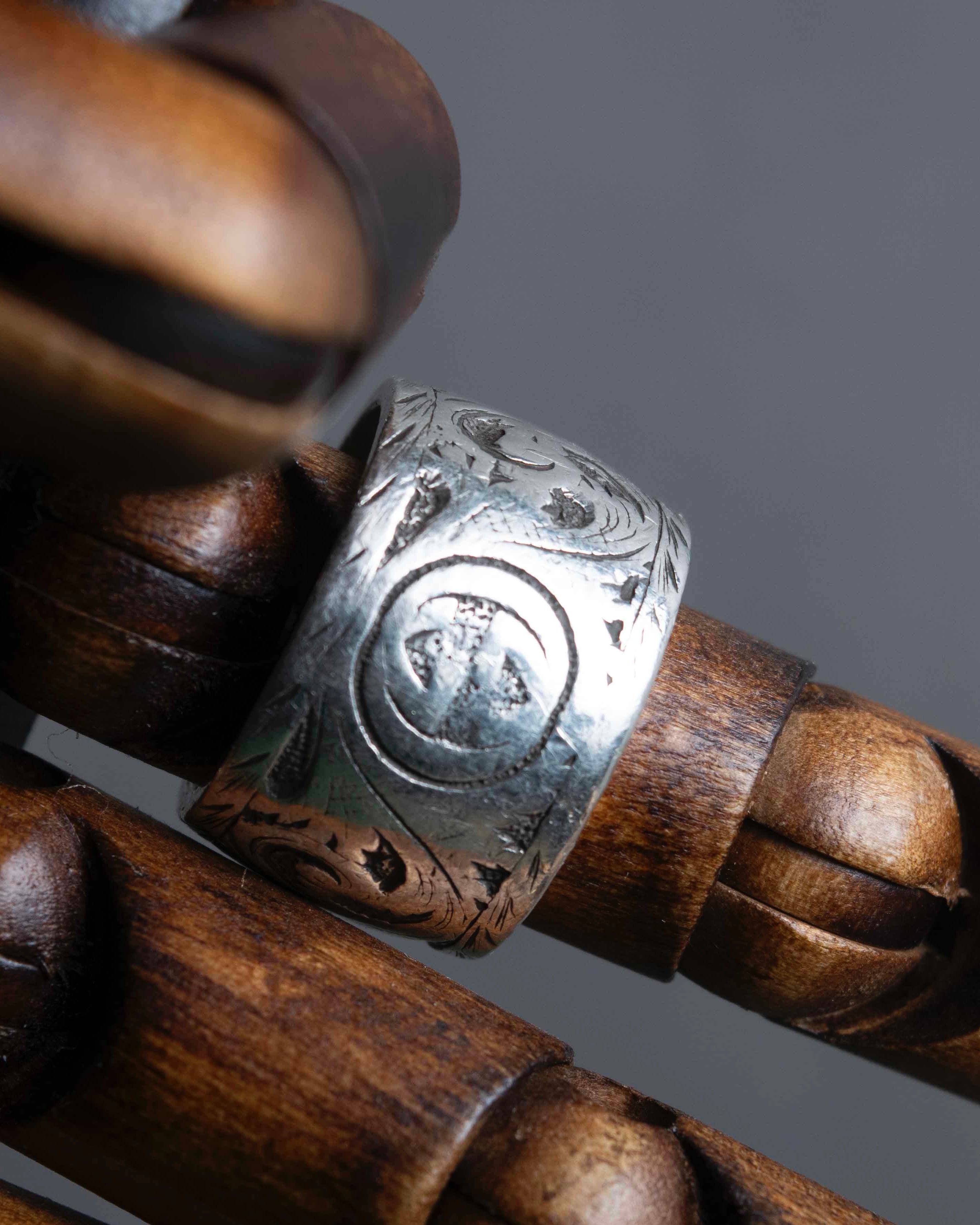 "GUCCI" Double tiger head motif silver ring