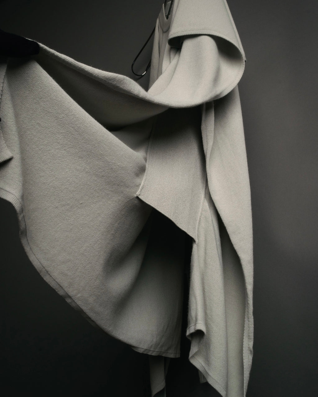 “Maison Margiela” 2015SS deconstructed cape knit top