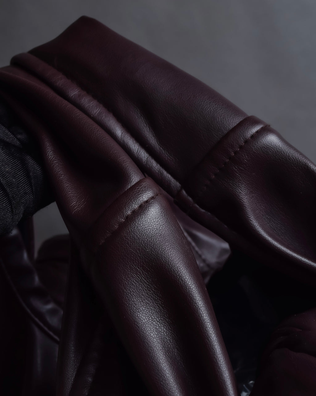 "COMME des GARCONS COMME des GARCONS" Knot drape design leather bag