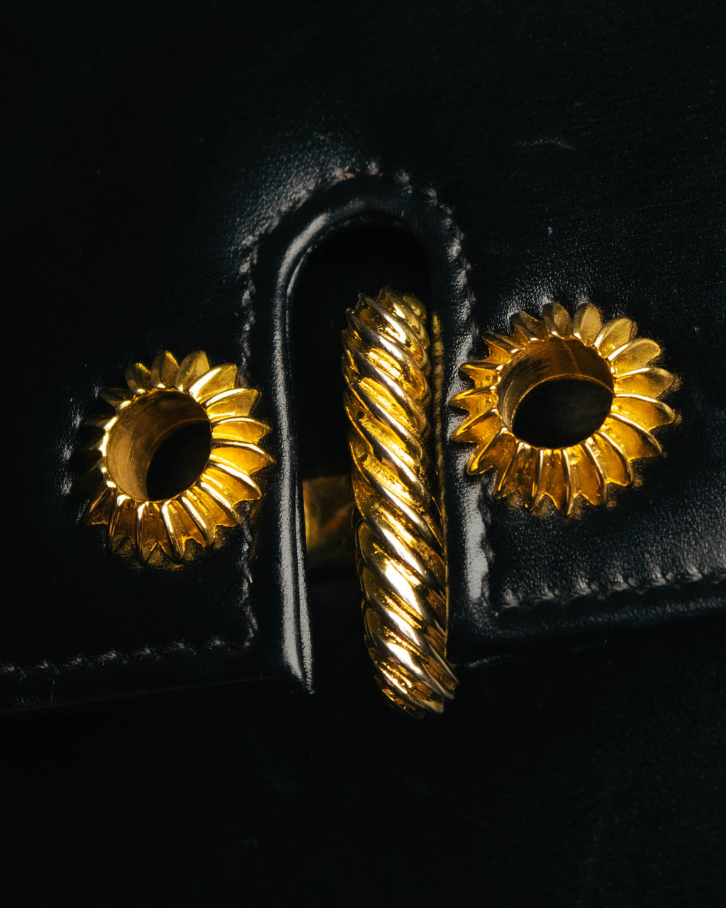 “GUCCI” 80’s-90’s Rope clasp leather shoulder bag