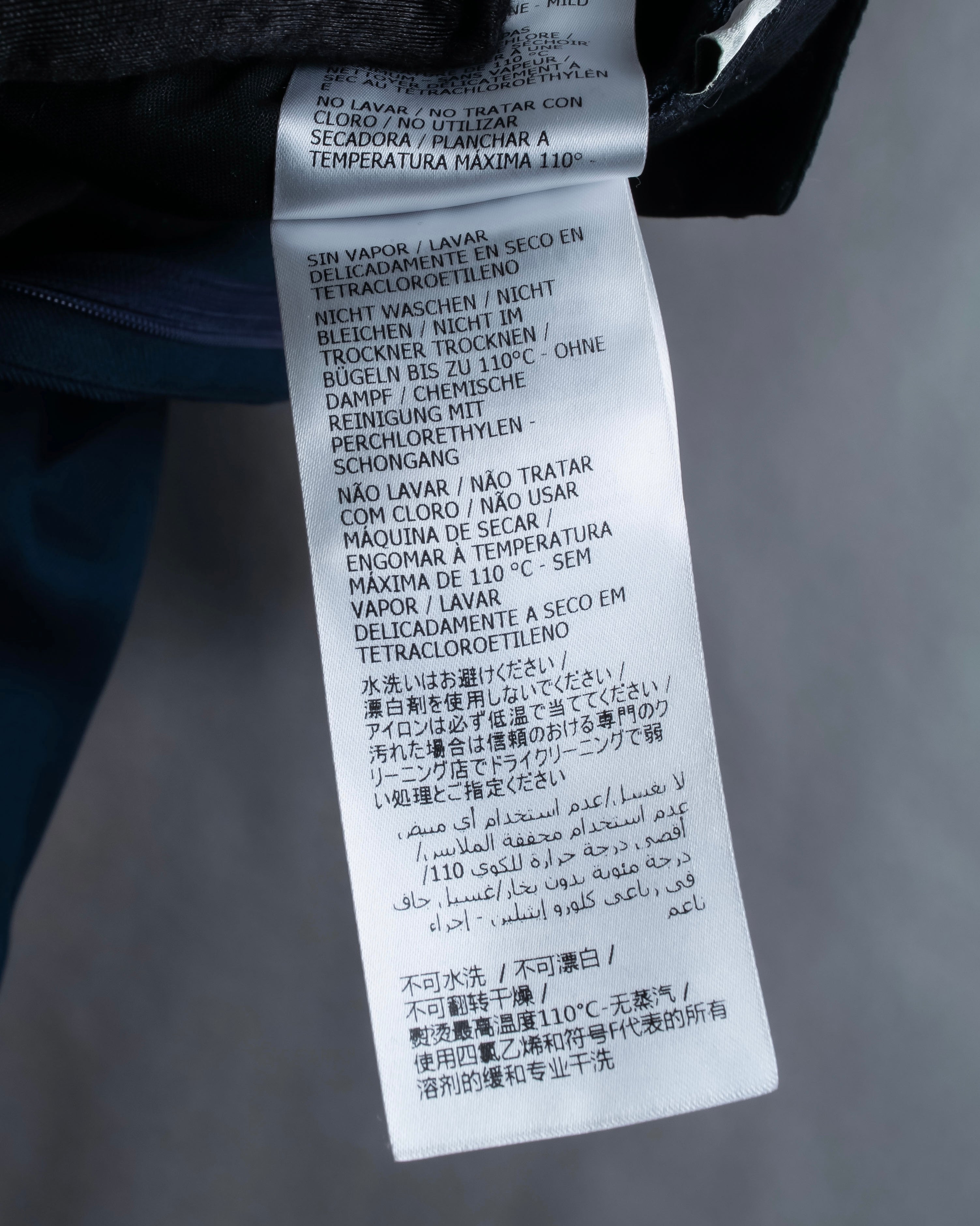 "GUCCI" Deep-tuck wool gently flared slacks