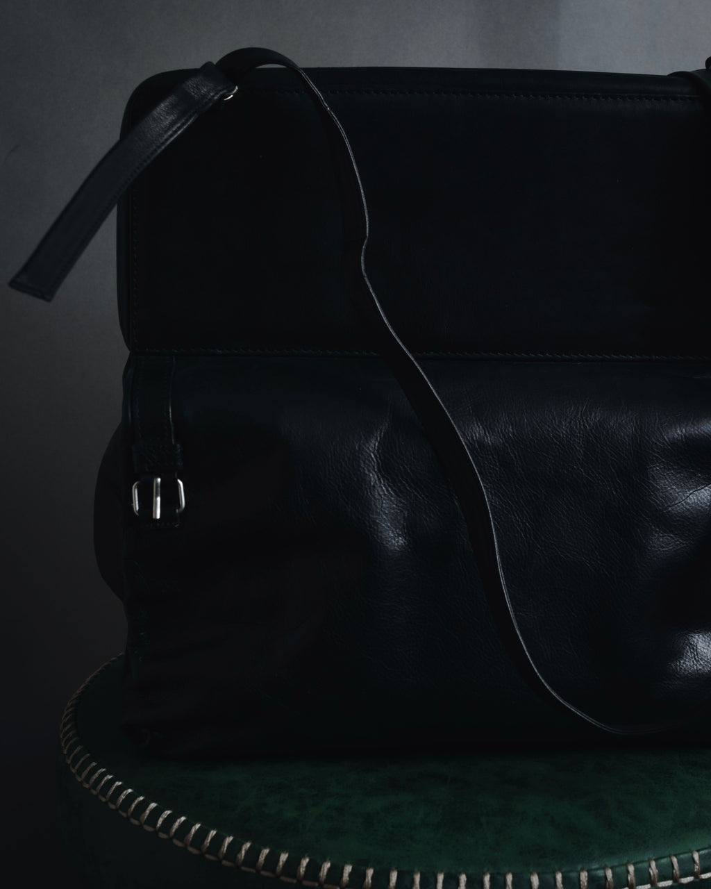 –SPECIAL– "ANN DEMEULEMEESTER" 2010-2013 Transformable roll-top vitello leather bag