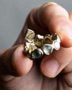 "CHANEL" Mysterious details stone ring