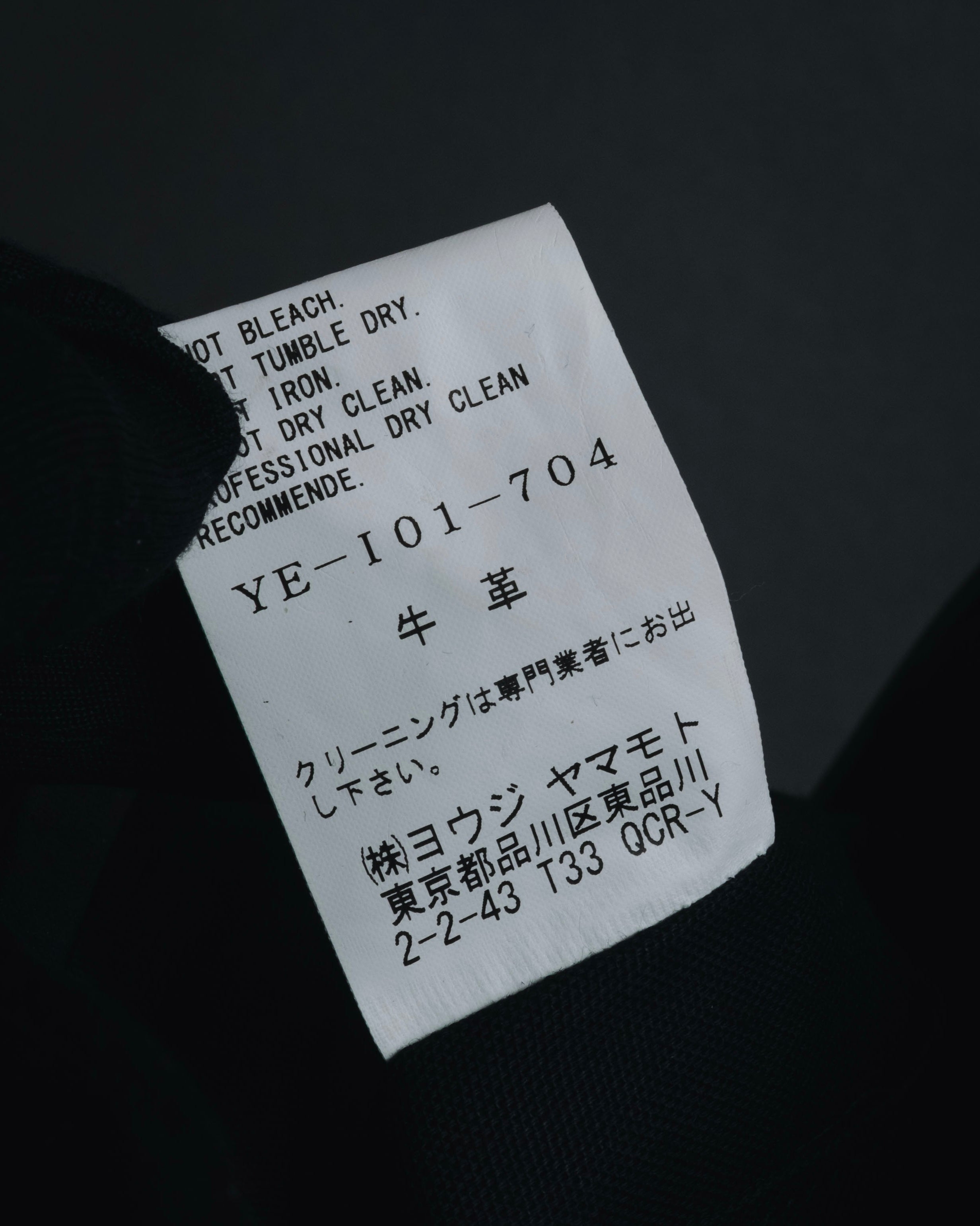 "Y’s" 22AW sculptural kiss-lock leather bag