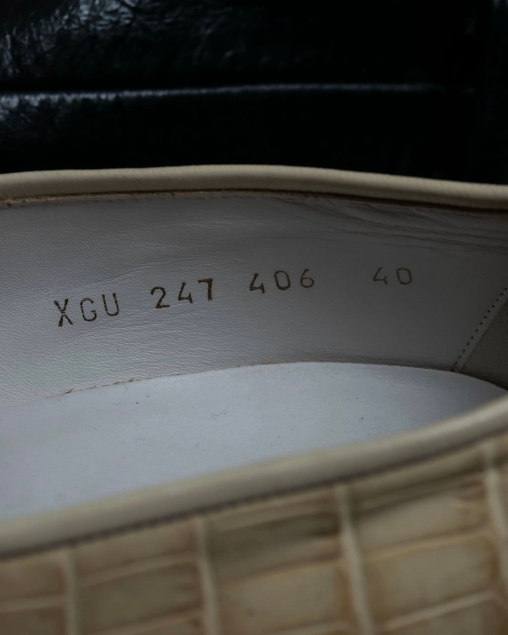 "GIORGIO ARMANI"Off-white crocodile leather loafers