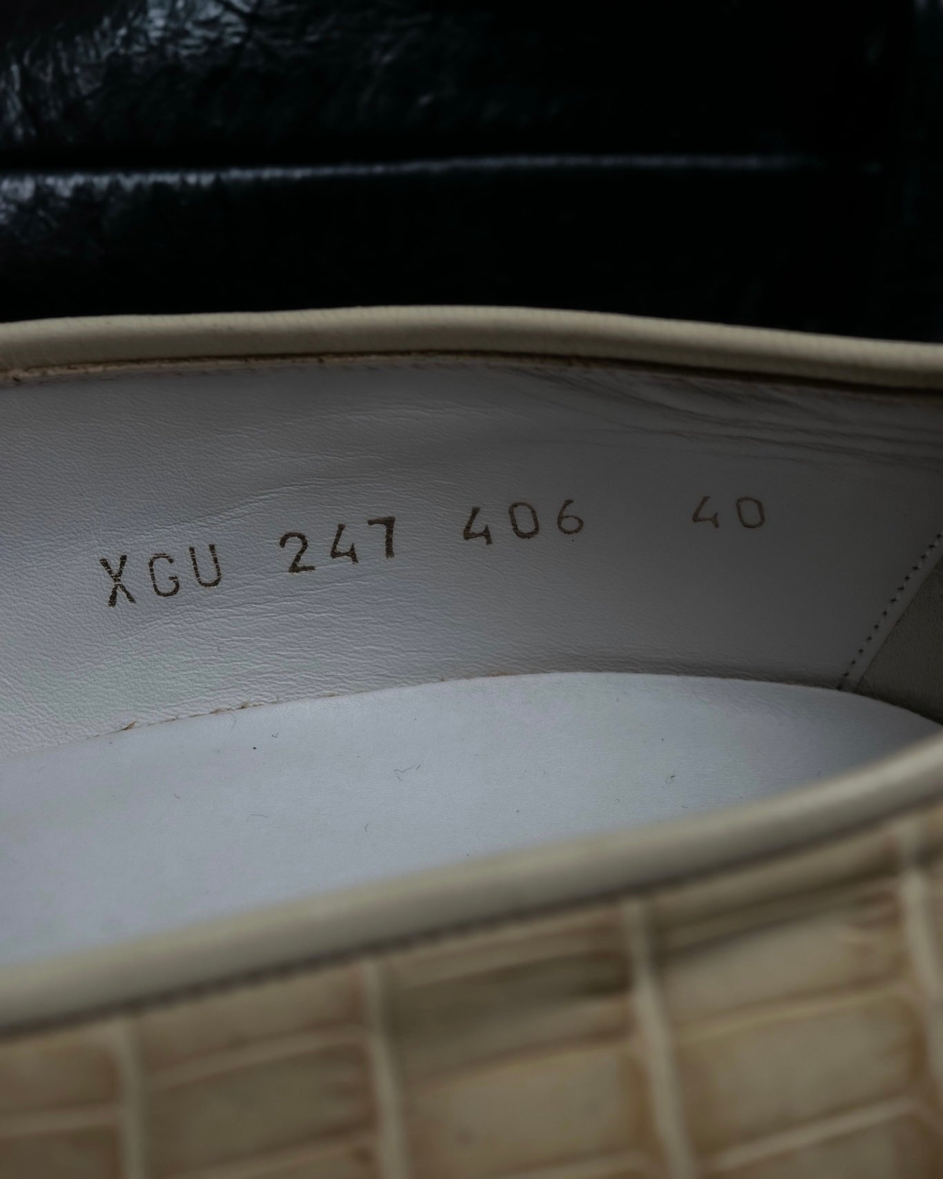 "GIORGIO ARMANI"Off-white crocodile leather loafers