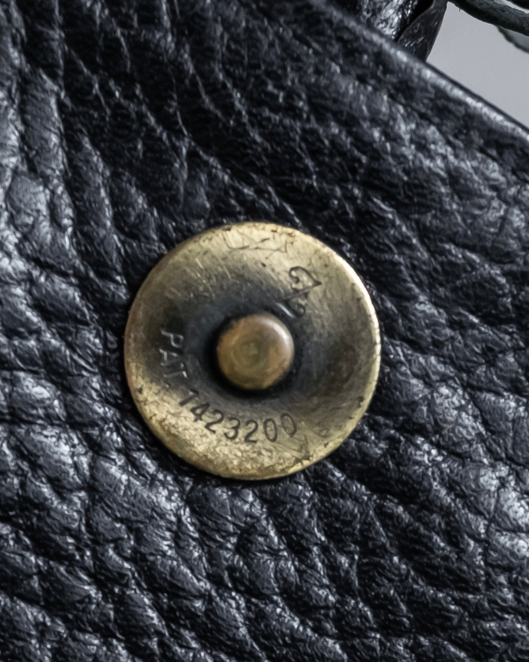 "YVES SAINT LAURENT" 80's-90's Wood toggle design pebbled leather bag