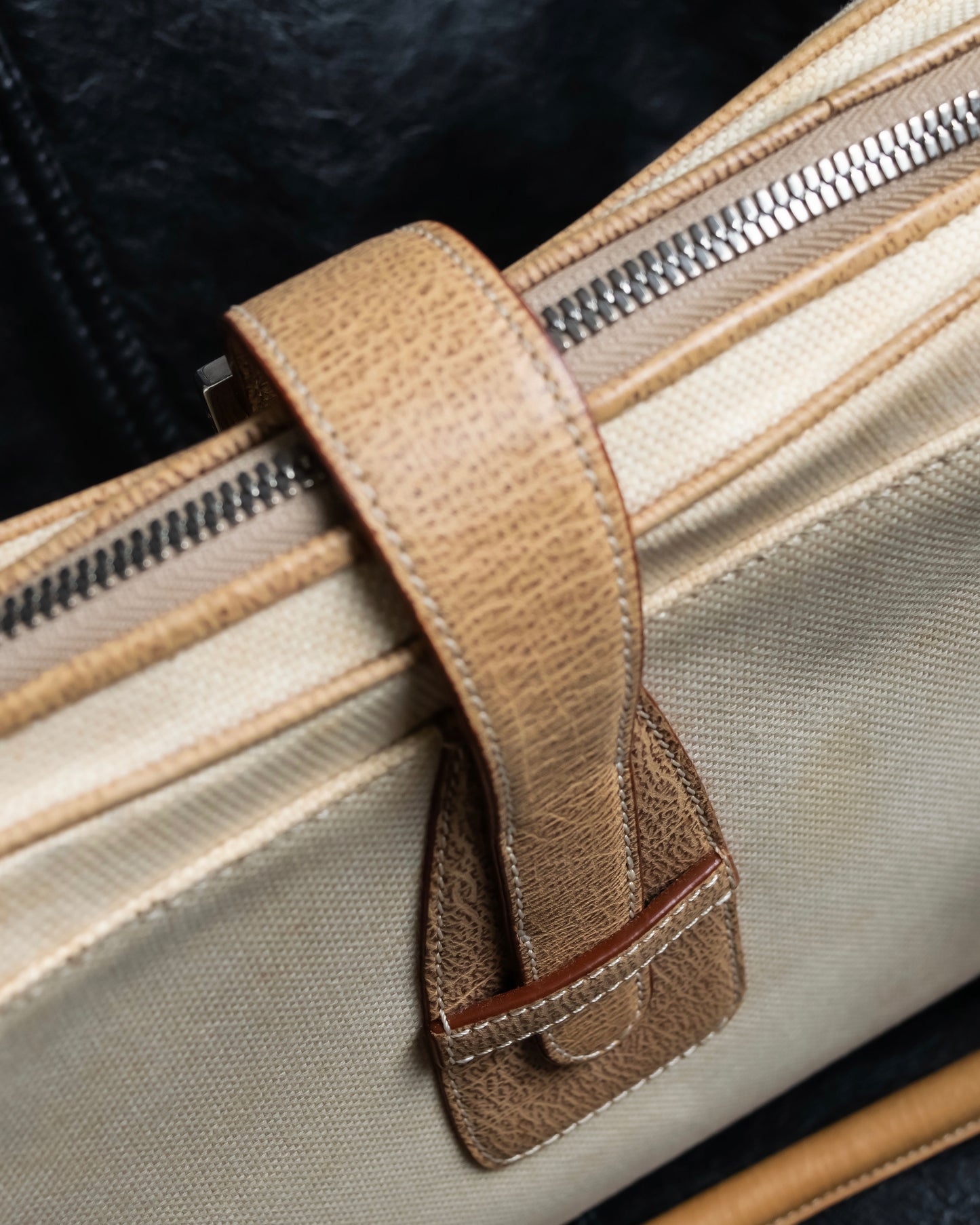 “LOEWE” Leather belted design bicolor hand bag