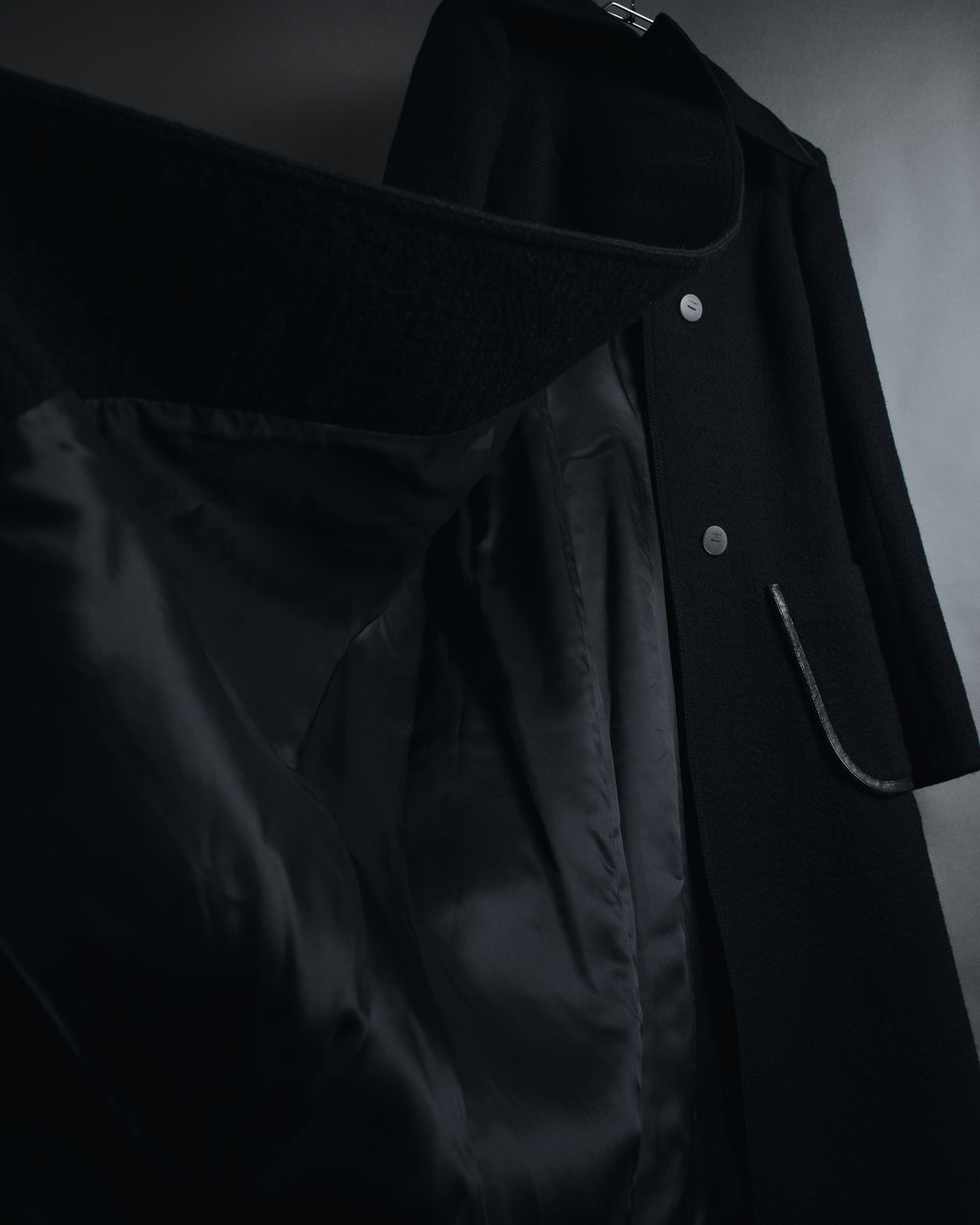 –SPECIALS– "LOEWE" 2017-2018 Minimal a-line calfskin piping coat