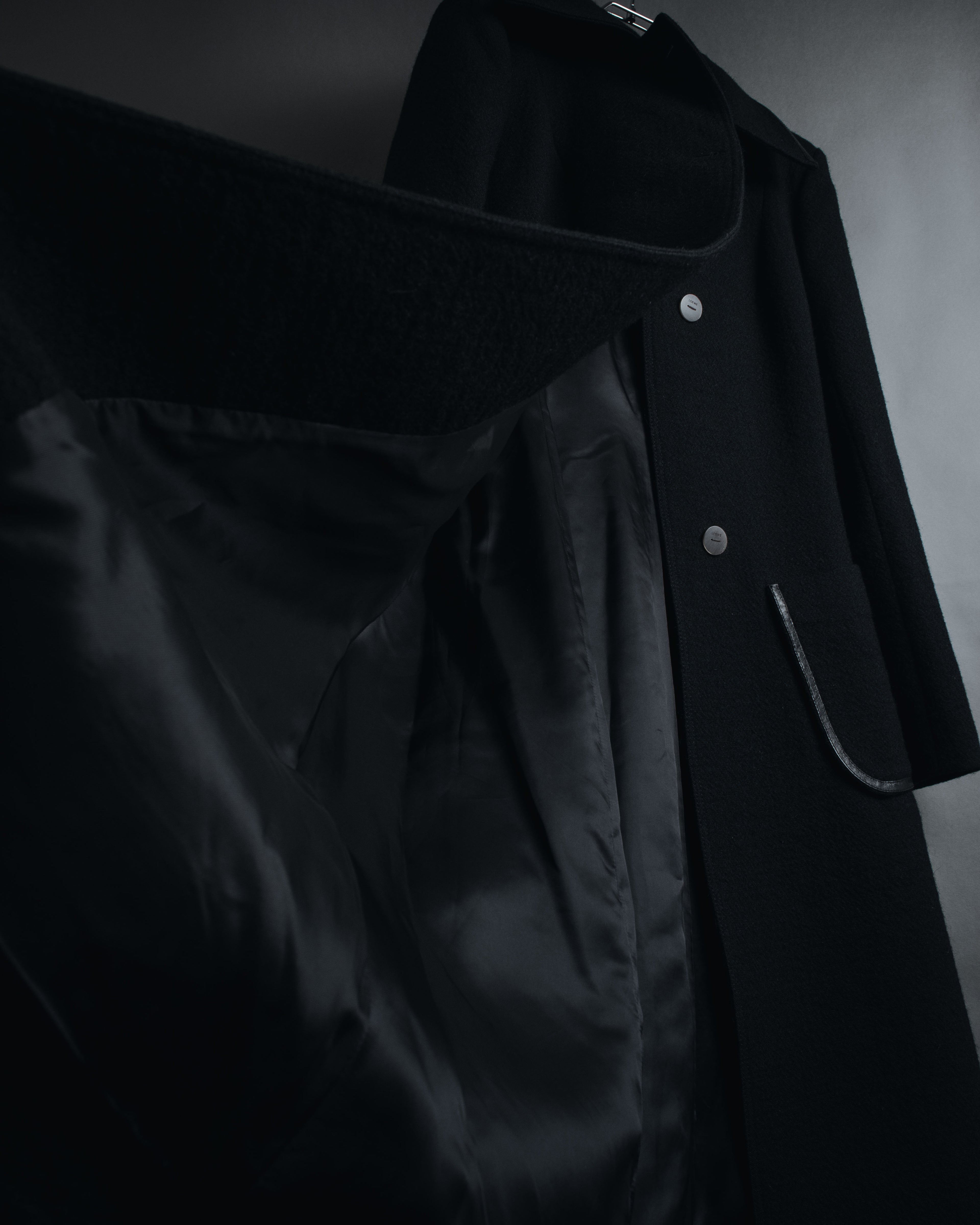 –SPECIALS– "LOEWE" 2017-2018 Minimal a-line calfskin piping coat