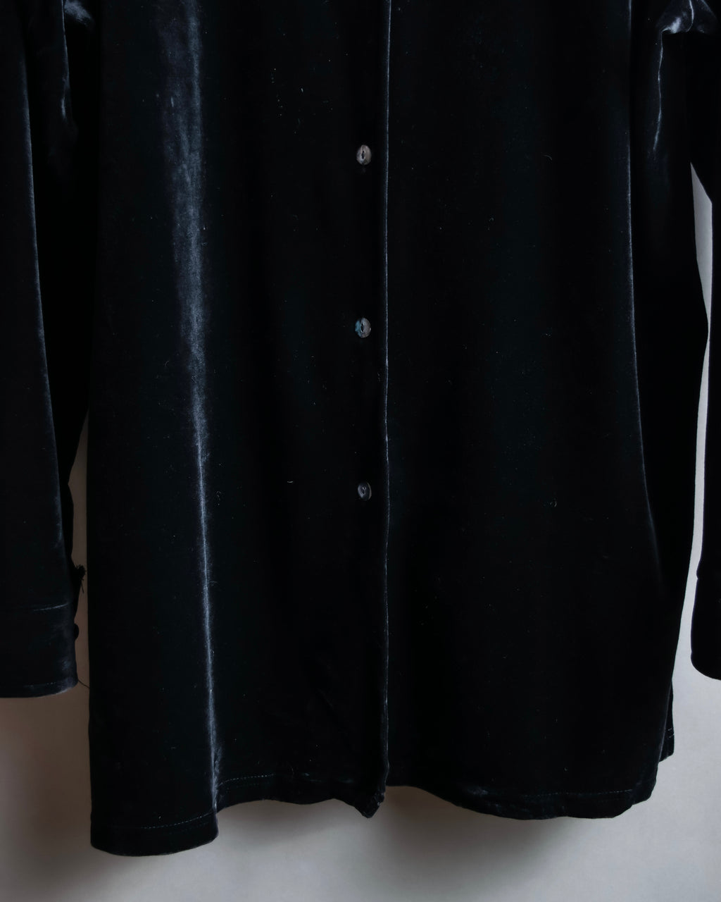 "EXPRESS" Beautiful glossy regular color velour shirt