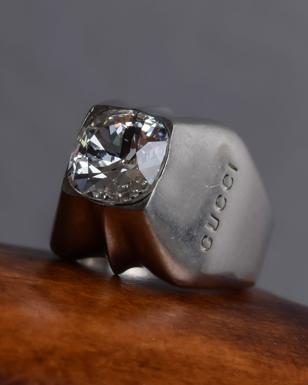 "GUCCI" Polished silver crystal sculptural ring