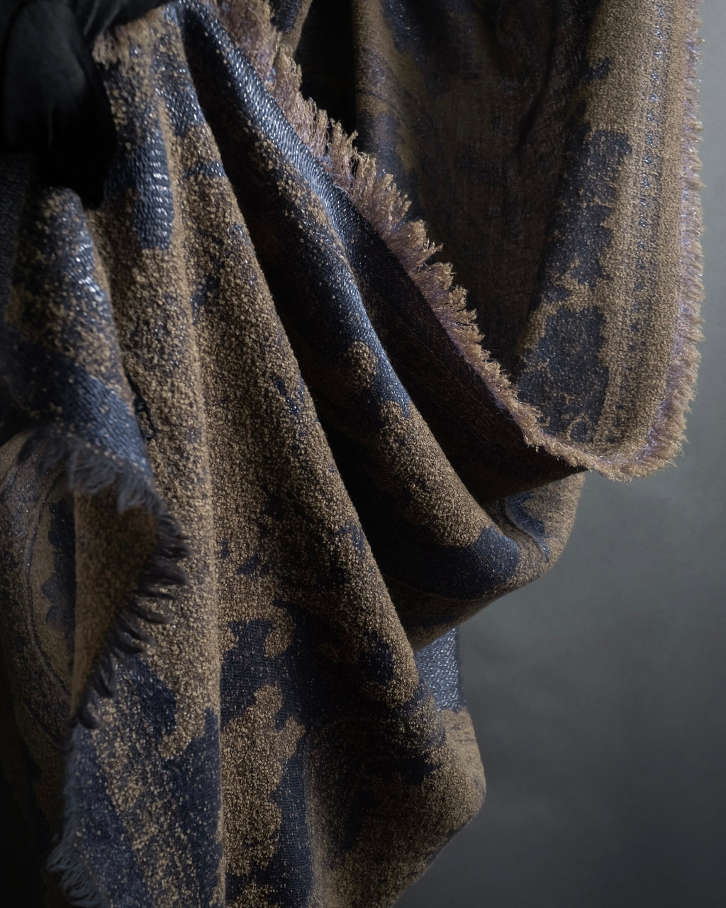 "BALENCIAGA" Large size lame jacquard weave stole