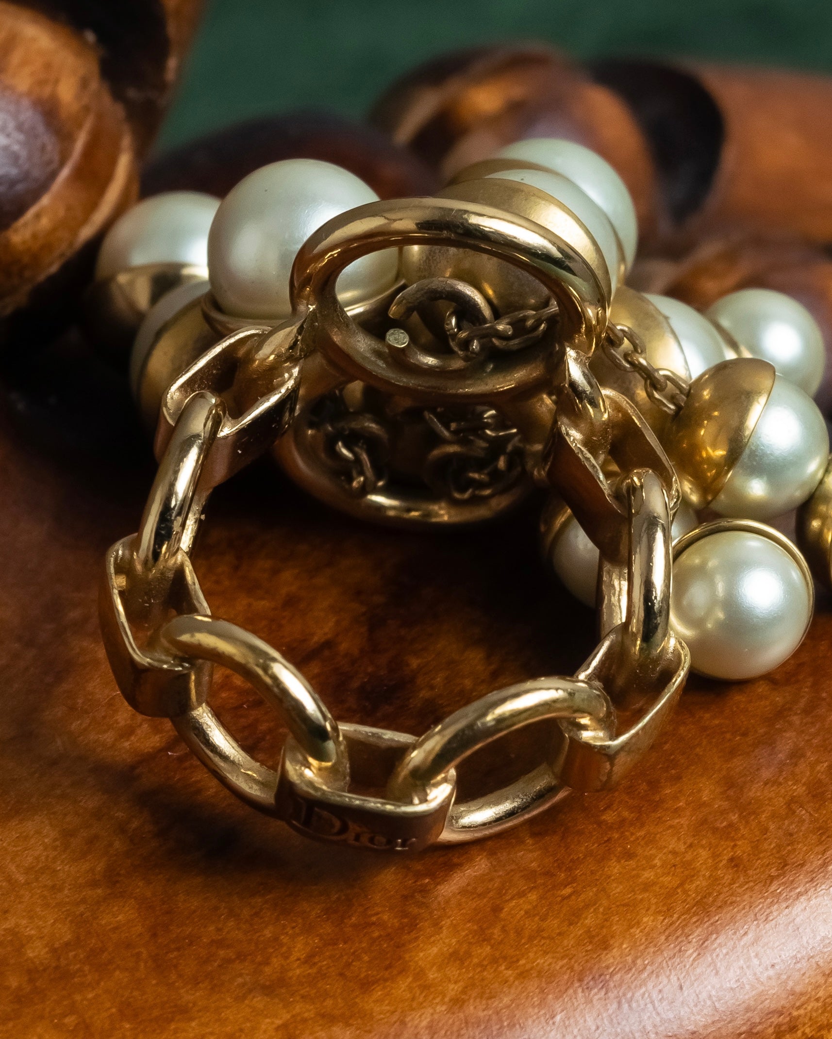 "Christian Dior" Pearl charm top chain link arm ring