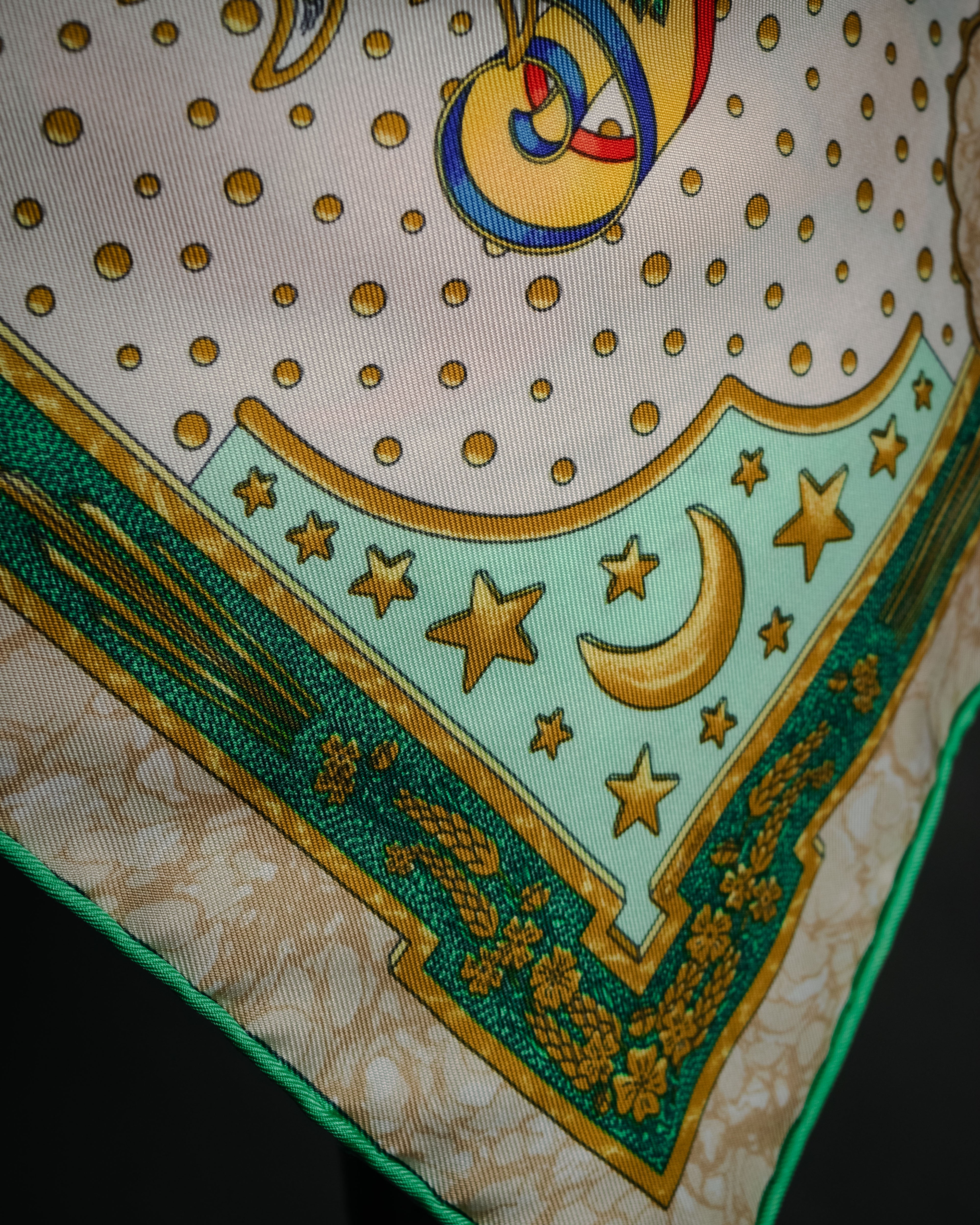 “HERMÈS” 90’s gloria soli carrè silk scarf