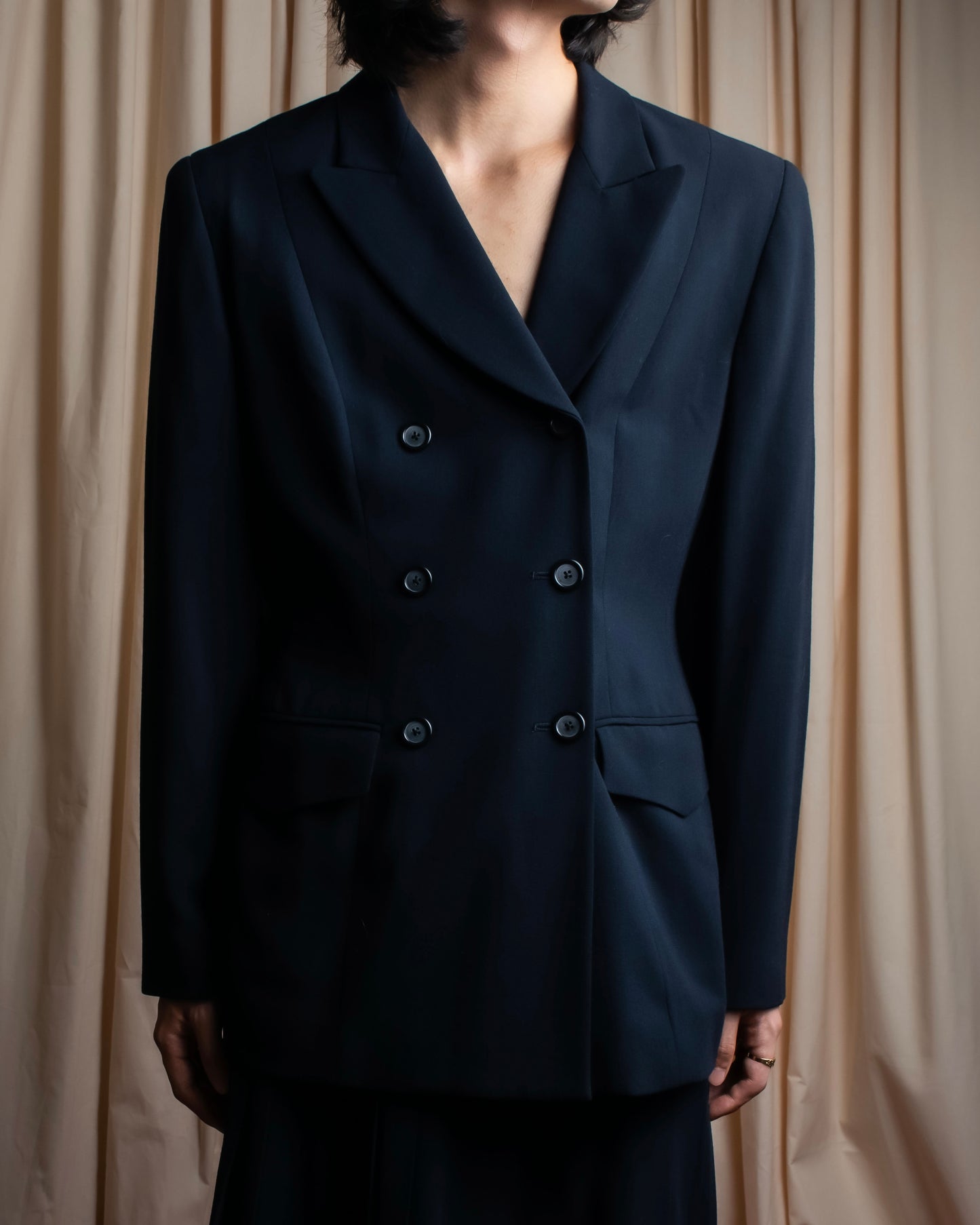 "DKNY" Peak lapel buttoned tailored jacket＆pleated wrap skirt set up