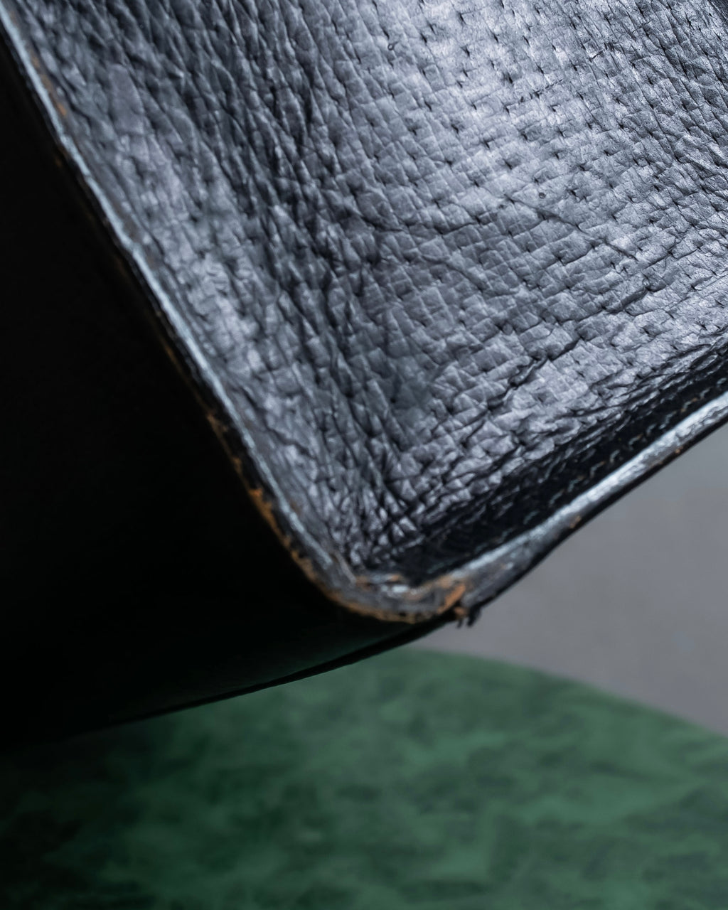 "Valentino Garavani" Gold metal parts design grain leather bag