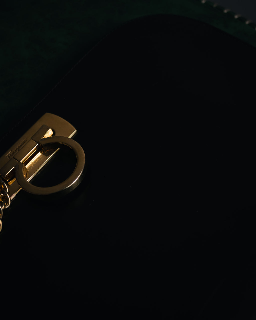 "Salvatore Ferragamo" 90’s Iconic gancini chain shoulder bag