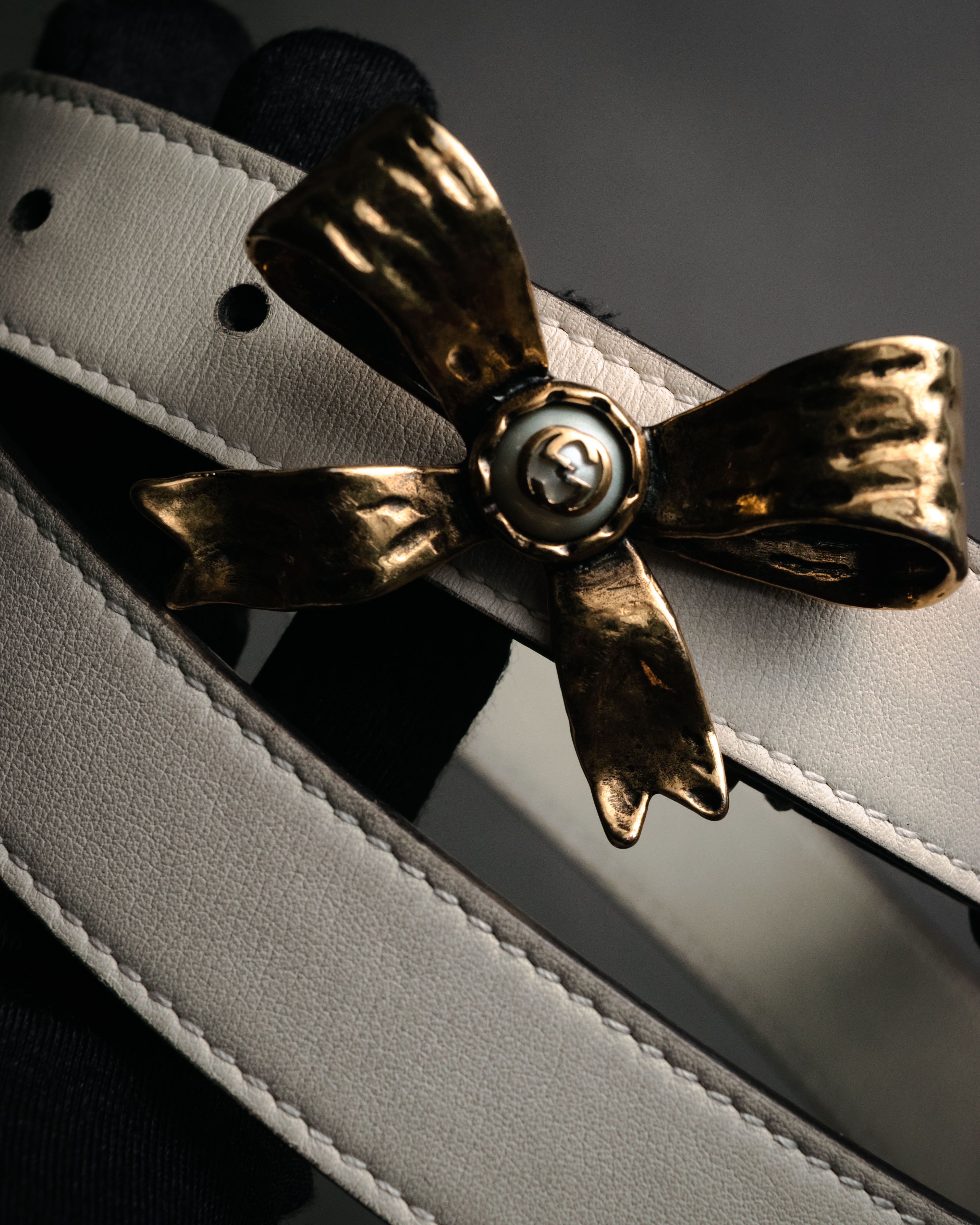 –SPECIAL– “GUCCI” Michele period Ribbon pearl embellished leather belt