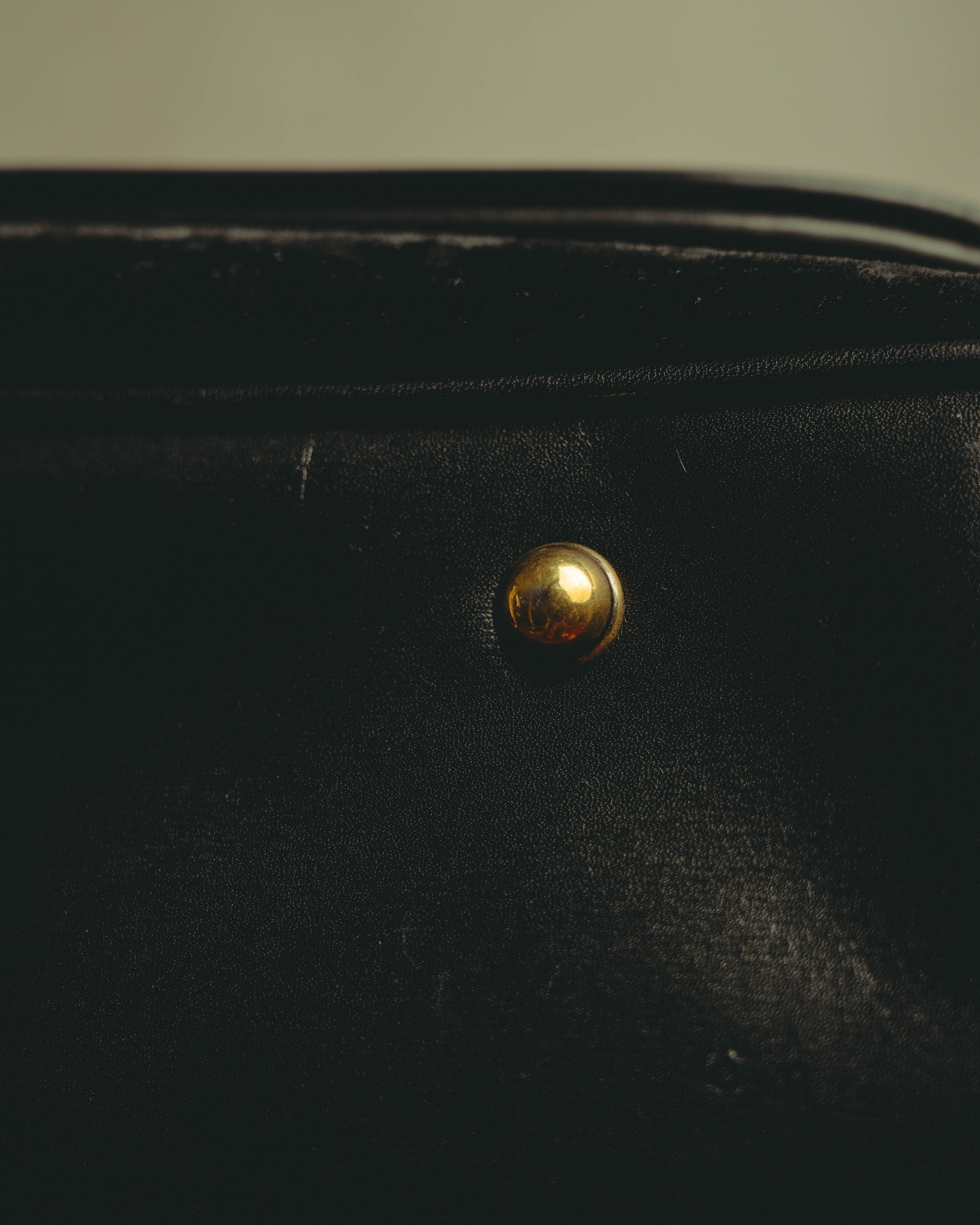 -SPECIAL- “GUCCI” 2012-2016 crossover-era crest studded doctor bag