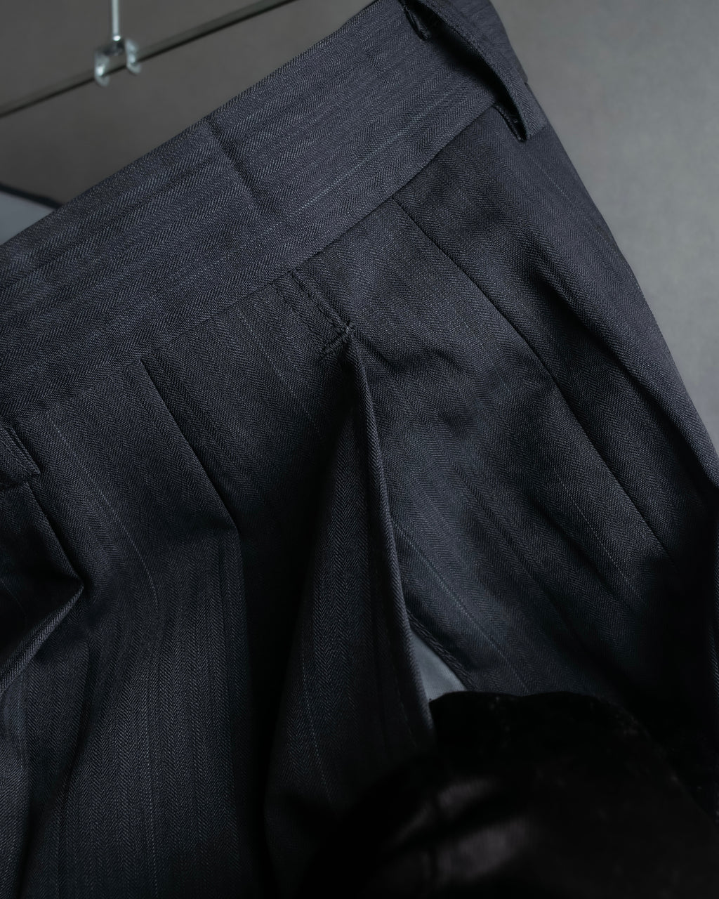 "CHRISTIAN DIOR MONSIEUR" Shadow stripe pattern classical formal detail set up