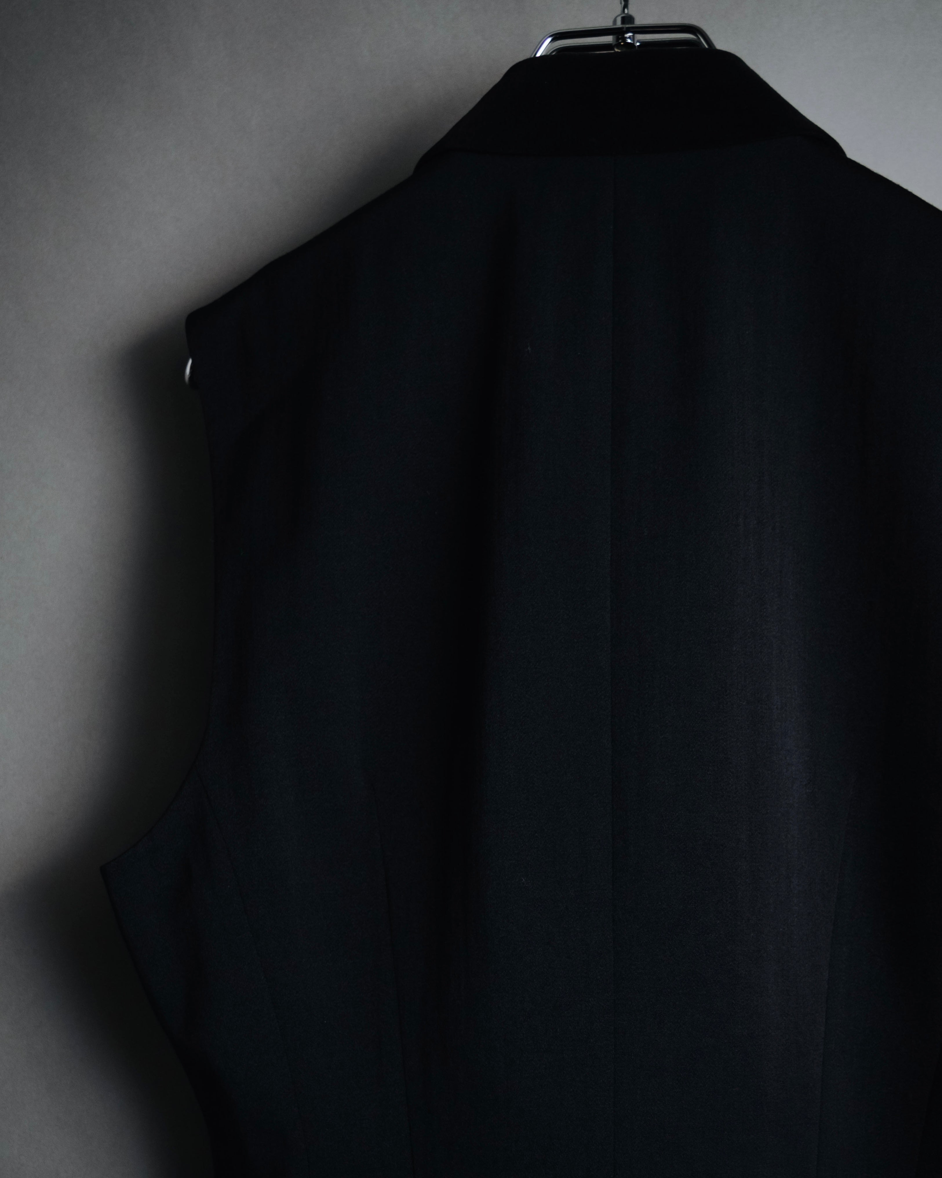 "tricot COMME des GARÇONS"
1989 Velvet-collared double-breasted tailored vest