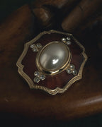 "BURBERRYS" 80’s-90’s royal enamel pearl brooch