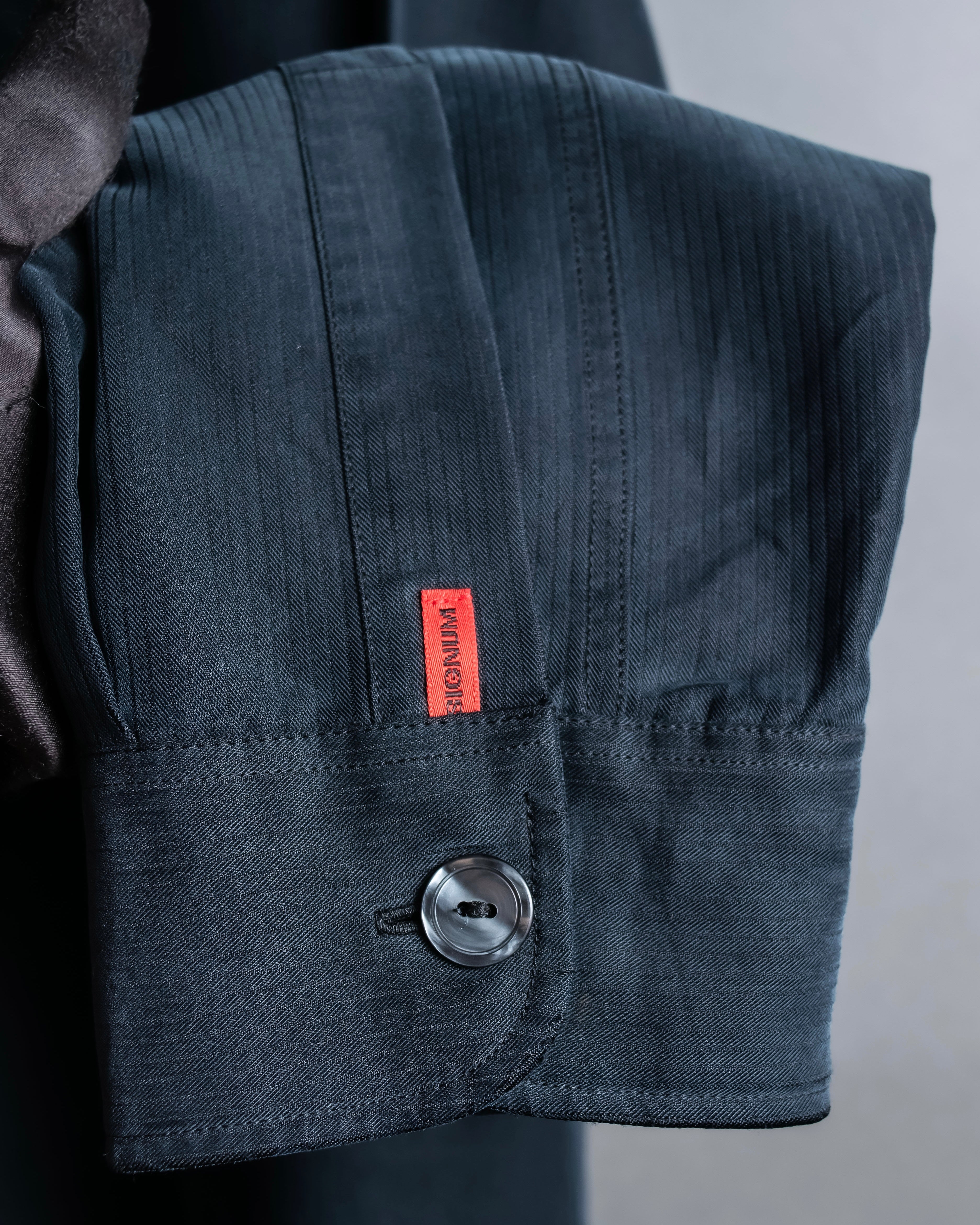 "SIGNUM" Vertical line relaxed fit black shirt