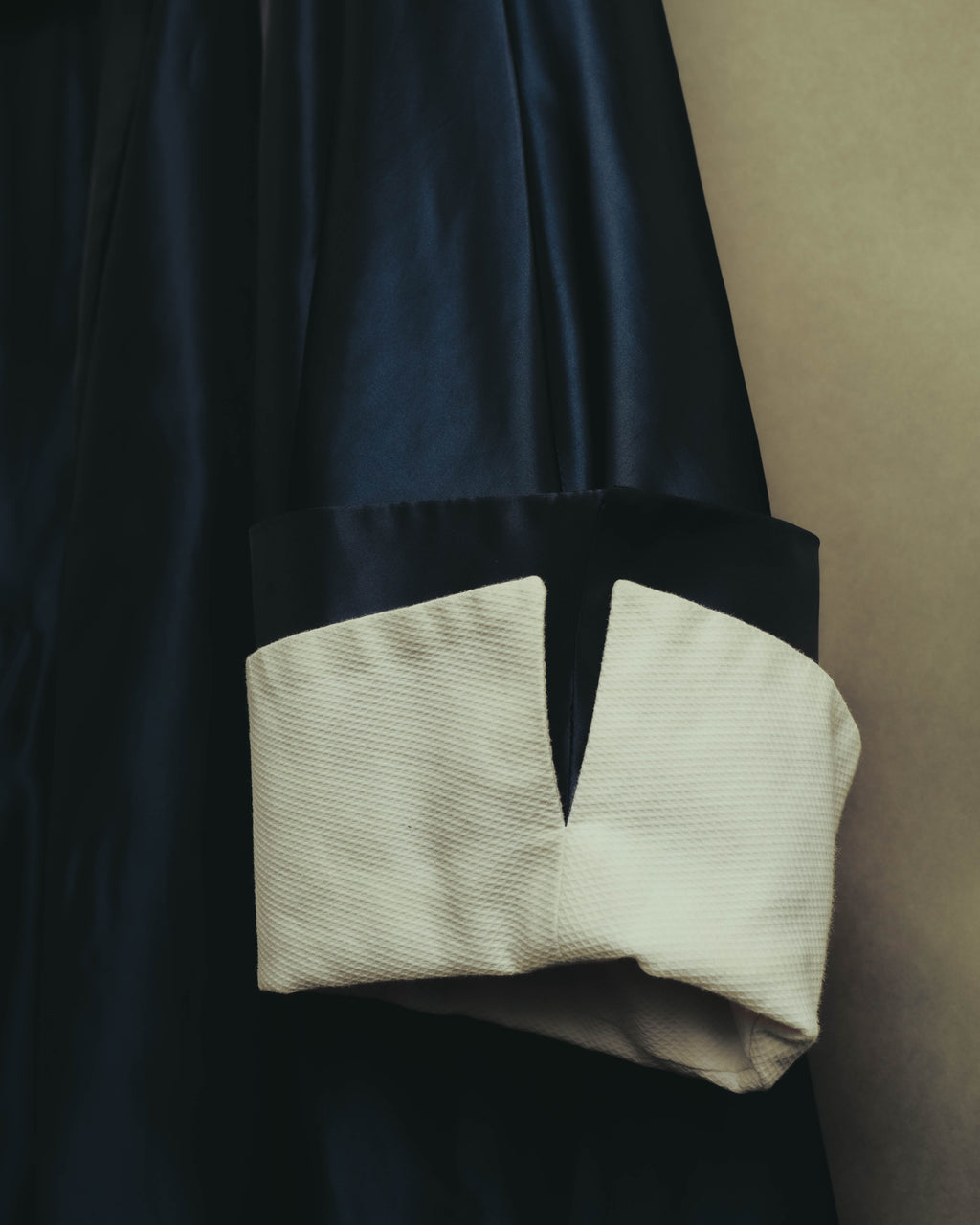 "CELINE" 70's-80's Dramatic contrast collar long coat