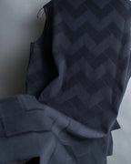 "PLEATS PLEASE ISSEY MIYAKE" 

Meander sleeveless tops