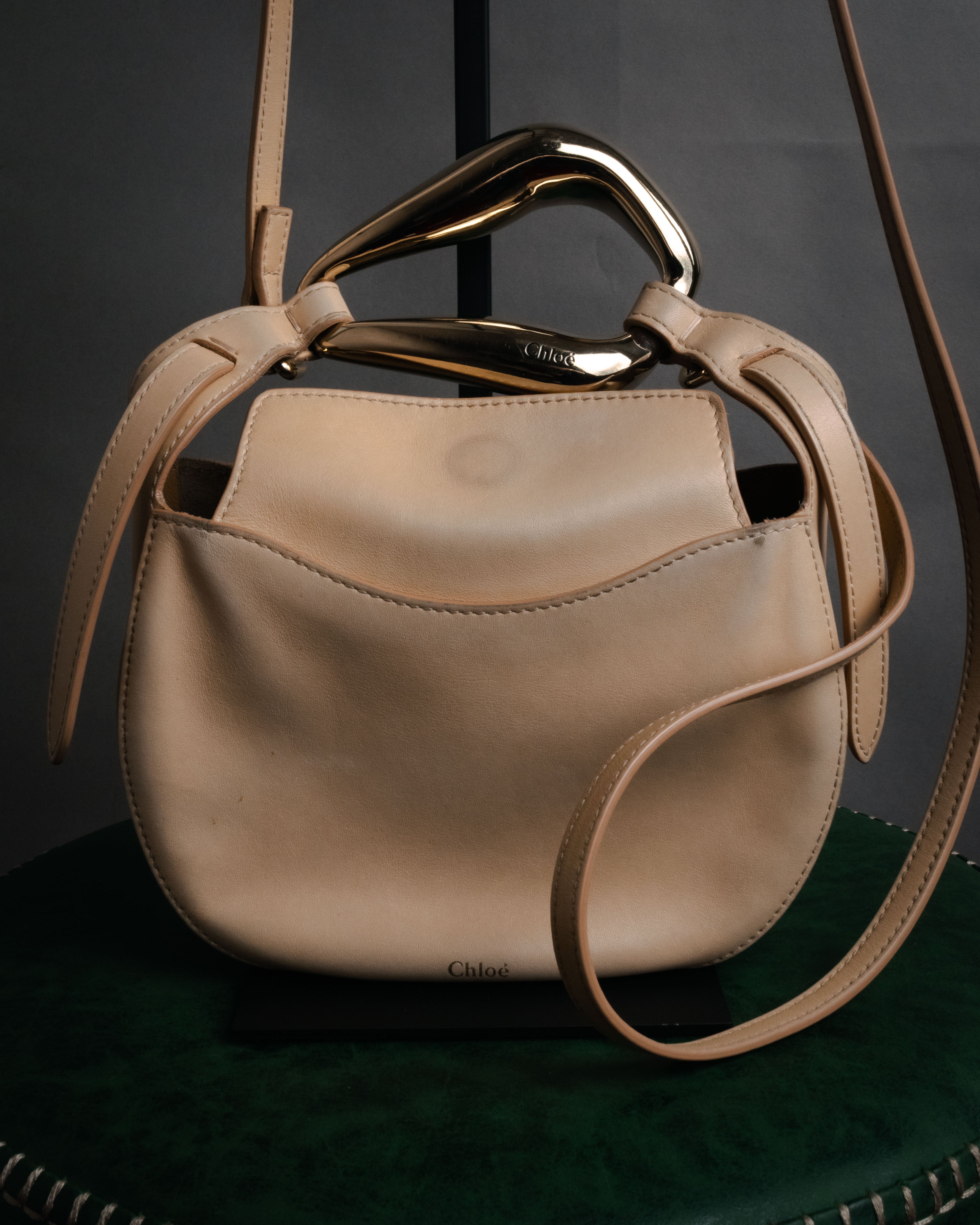 Chloé” 2021 Kiss handle leather bag – MOOD