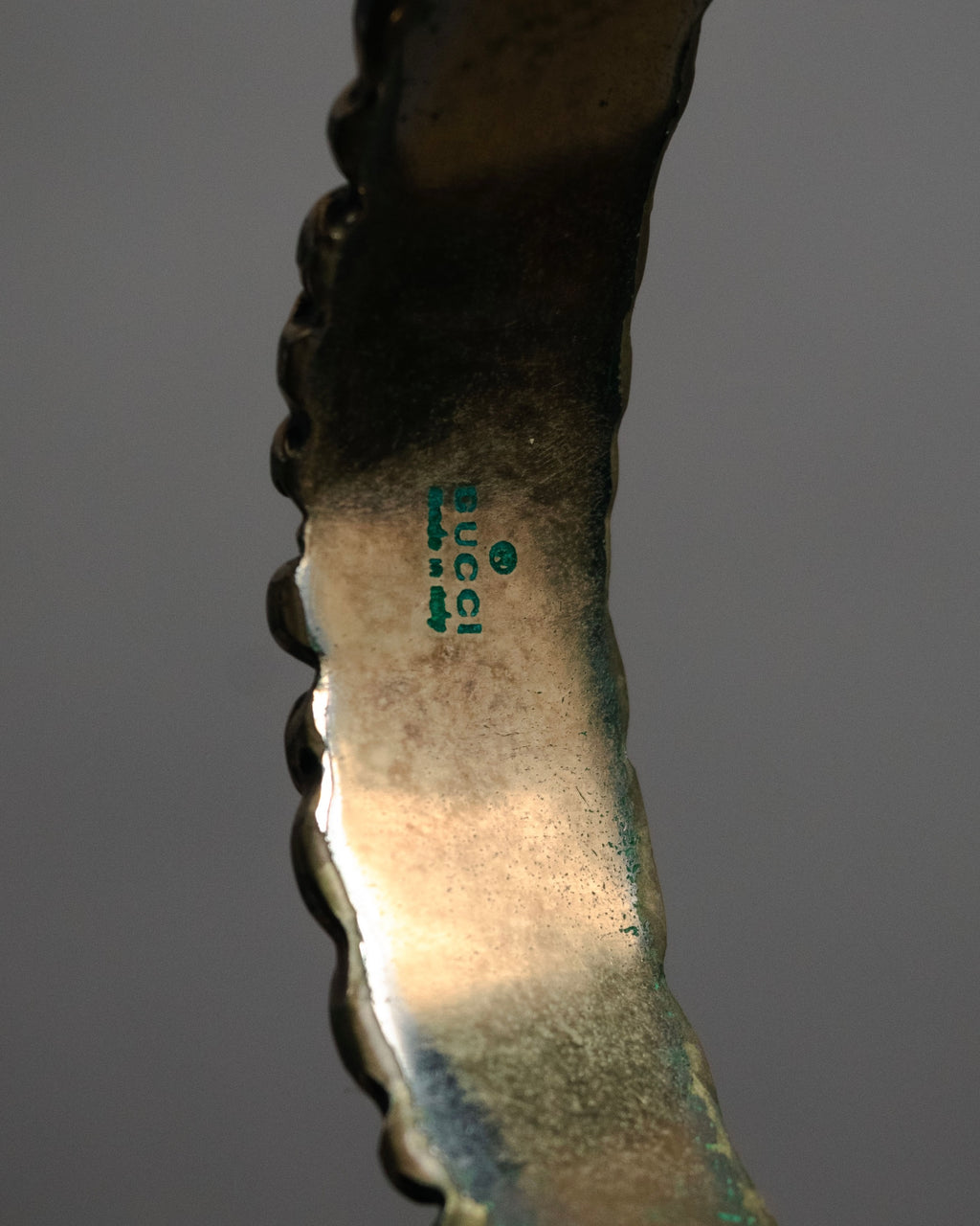 “GUCCI” 2010’s organic relief cuff bracelet