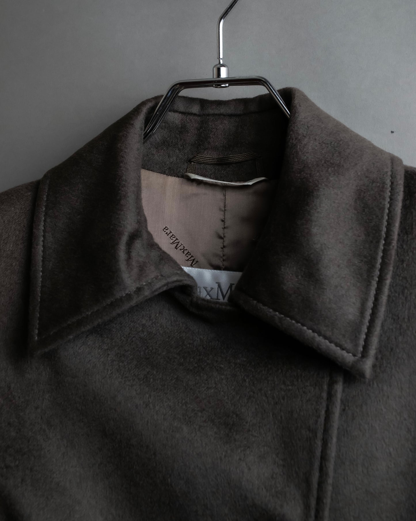 "Max Mara" Diagonal front button design stand collar jacket