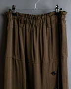 "ISSEY MIYAKE" Gathered waist detail button slide flared skirt