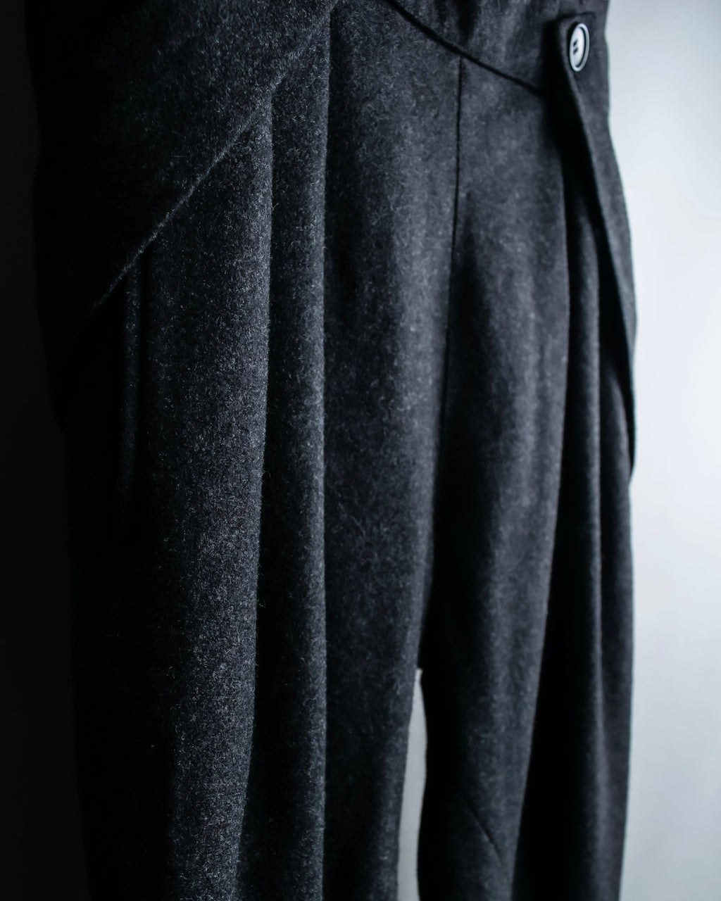 “Balenciaga” wrap belt designed beautiful drape pants