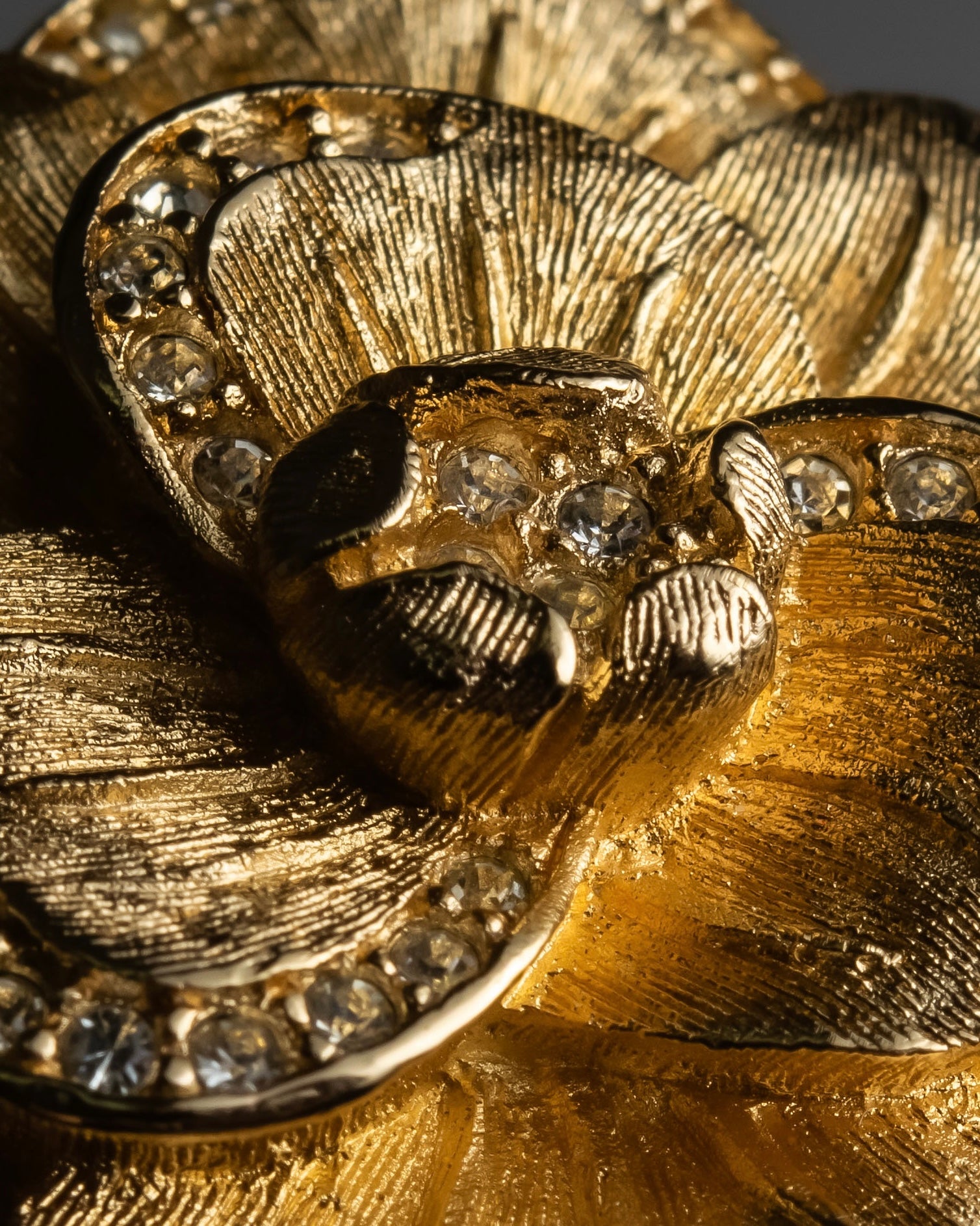 "Christian Dior" Flower motif gold brooch