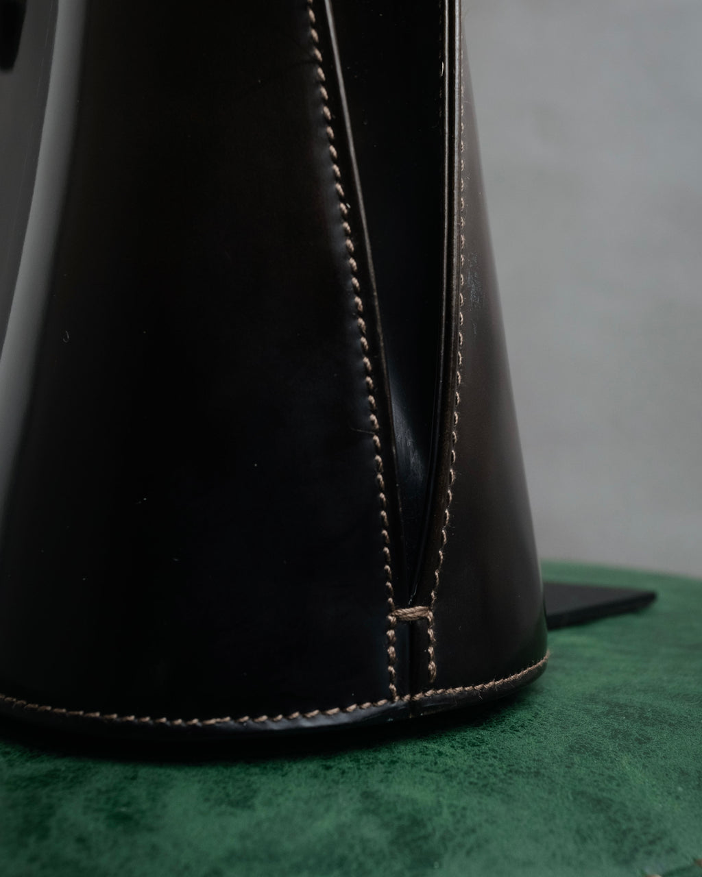 “Salvatore Ferragamo” 90’s-00’s glossy gancini shoulder bag