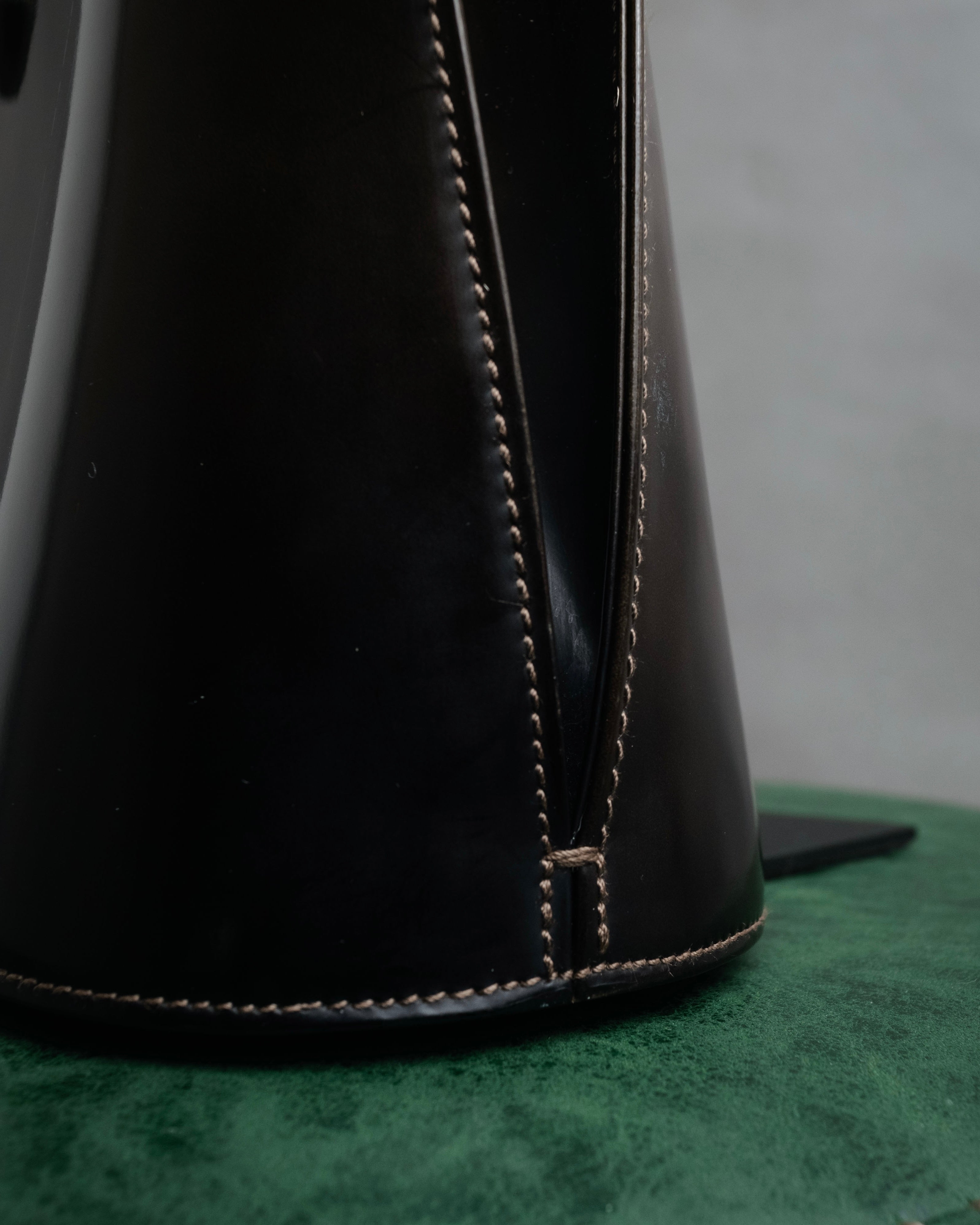 “Salvatore Ferragamo” 90’s-00’s glossy gancini shoulder bag