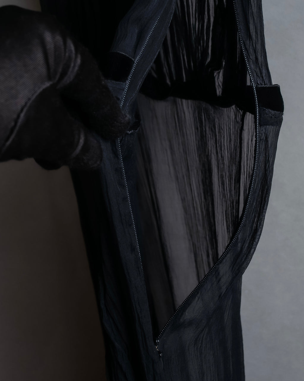 "PRADA" Gathered ribbon design puff sleeve dress