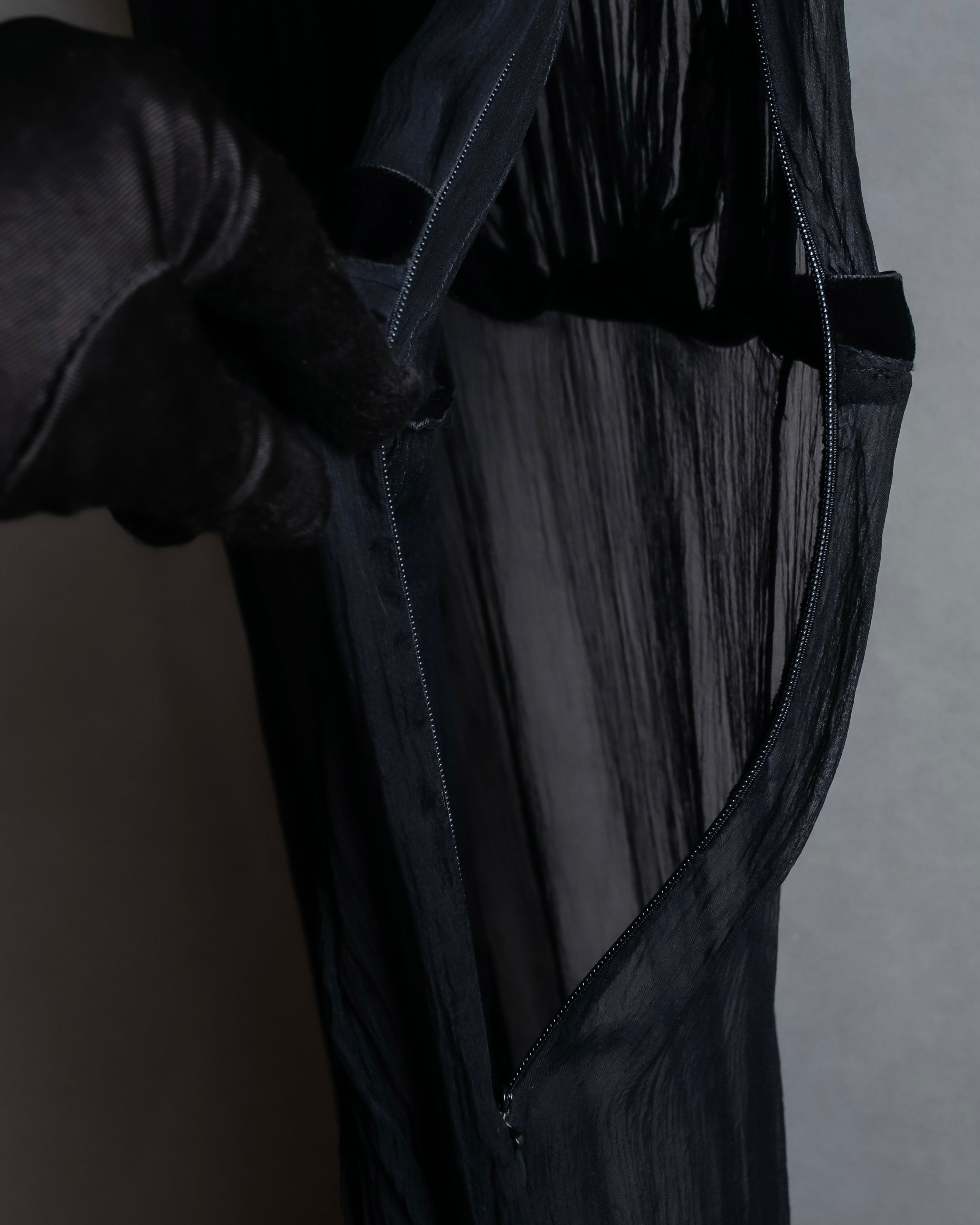 "PRADA" Gathered ribbon design puff sleeve dress